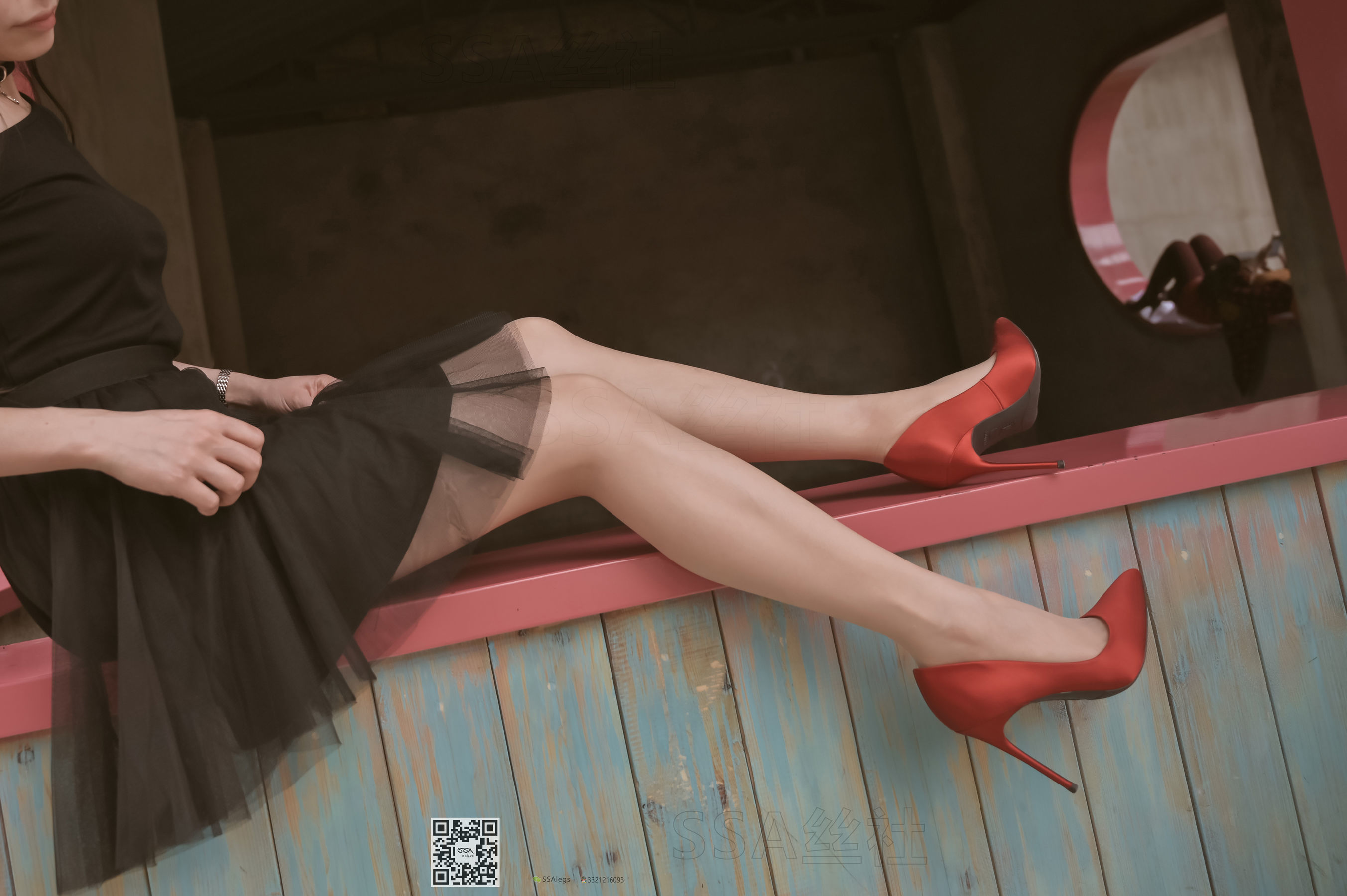 超清写真 No.097 雪梨 腿模街拍红色高跟鞋肉丝-图31