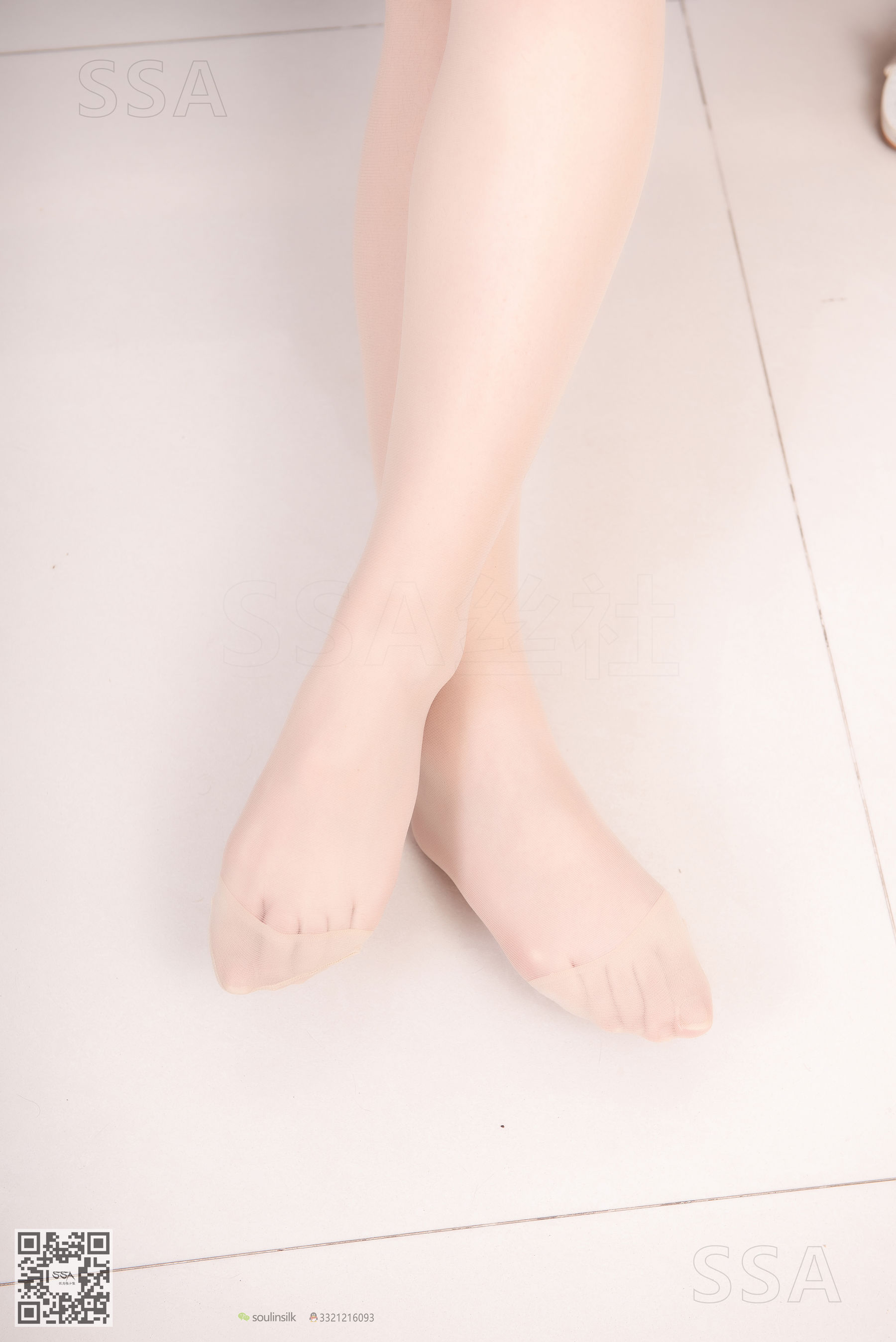 超清写真 No.212 冷冷 丰盈高冷学妹的百褶裙-图96