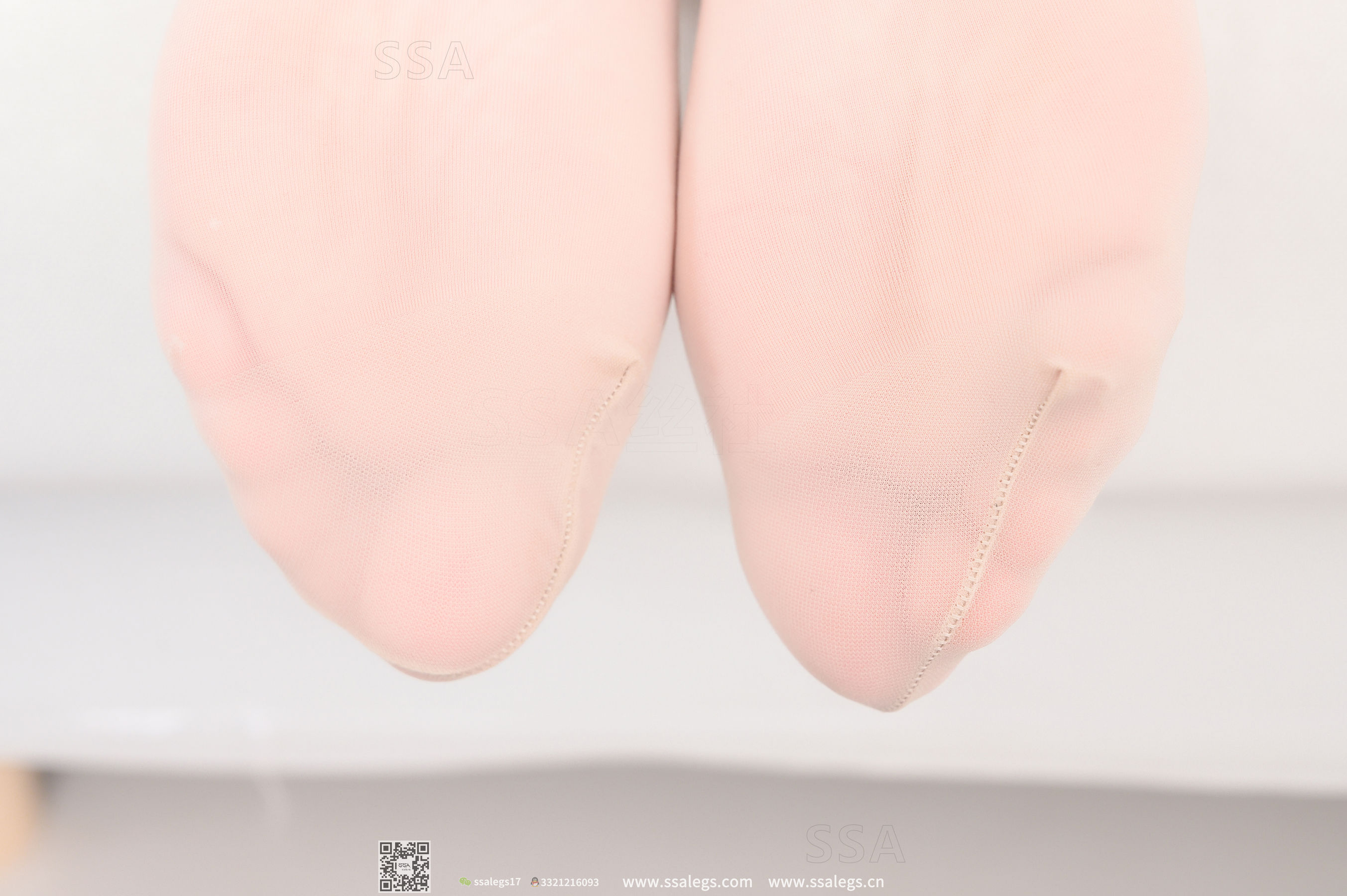 超清写真 No.270 君君 丝袜体验师上身试穿水晶鞋-图95