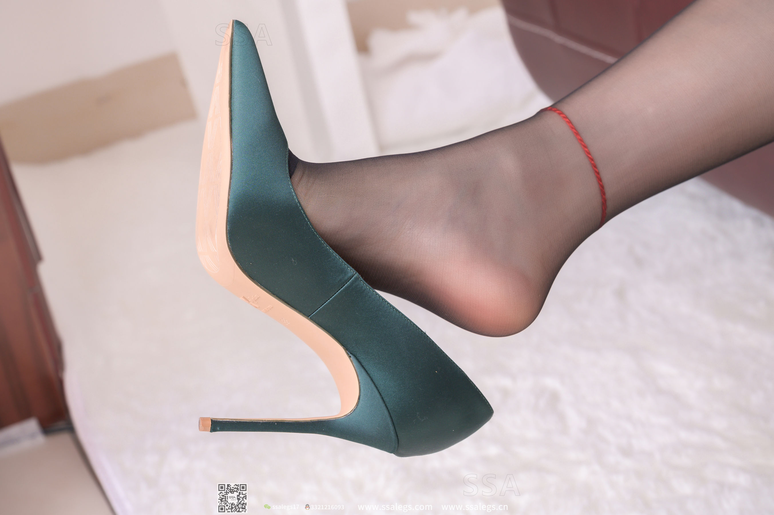 超清写真 No.304 蜜桃 回家的少女美腿黑丝诱惑(上)-图32