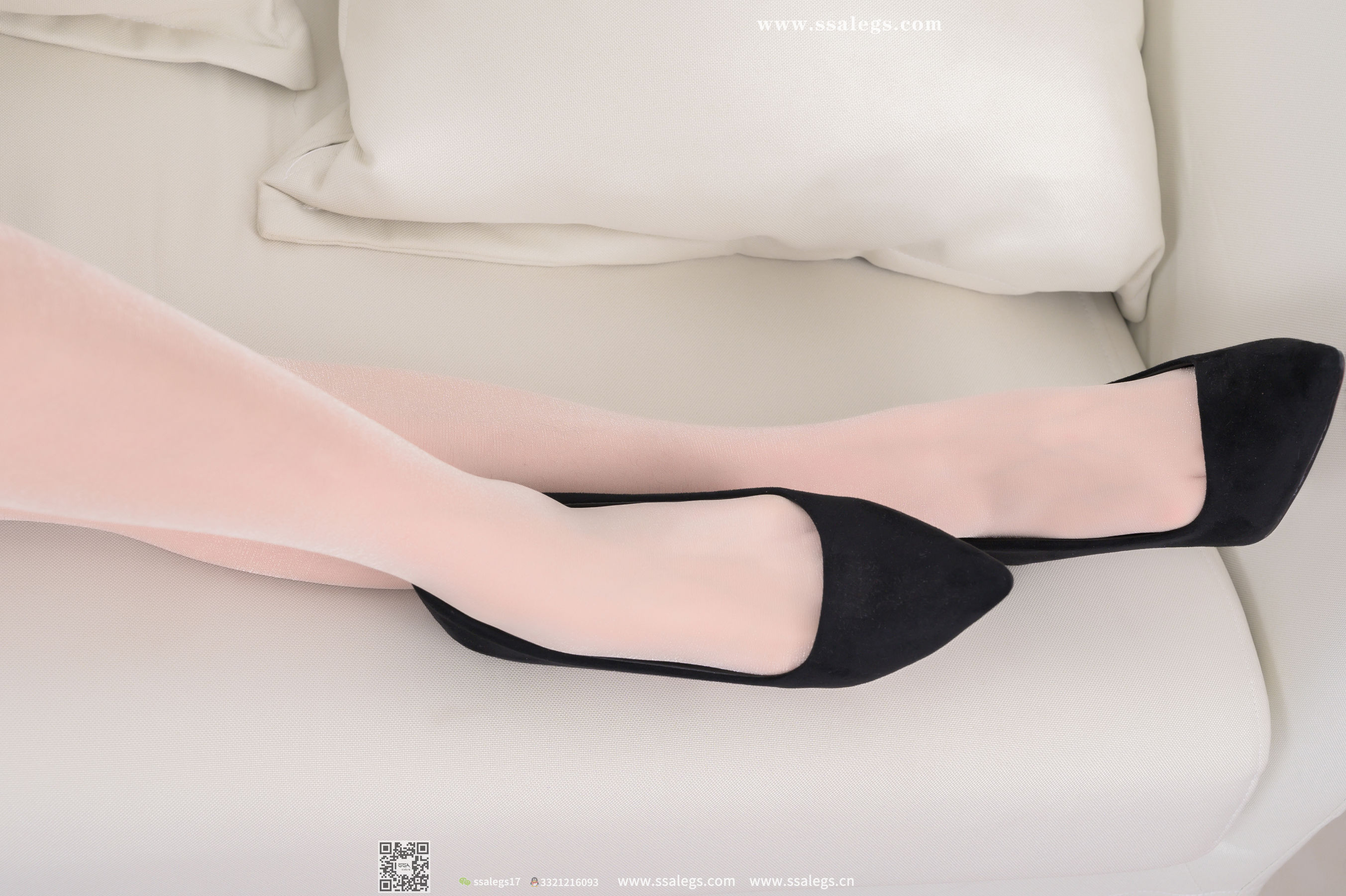 超清写真 No.387 素素 吊带短裙下亮闪闪开档肉丝(上)-图31