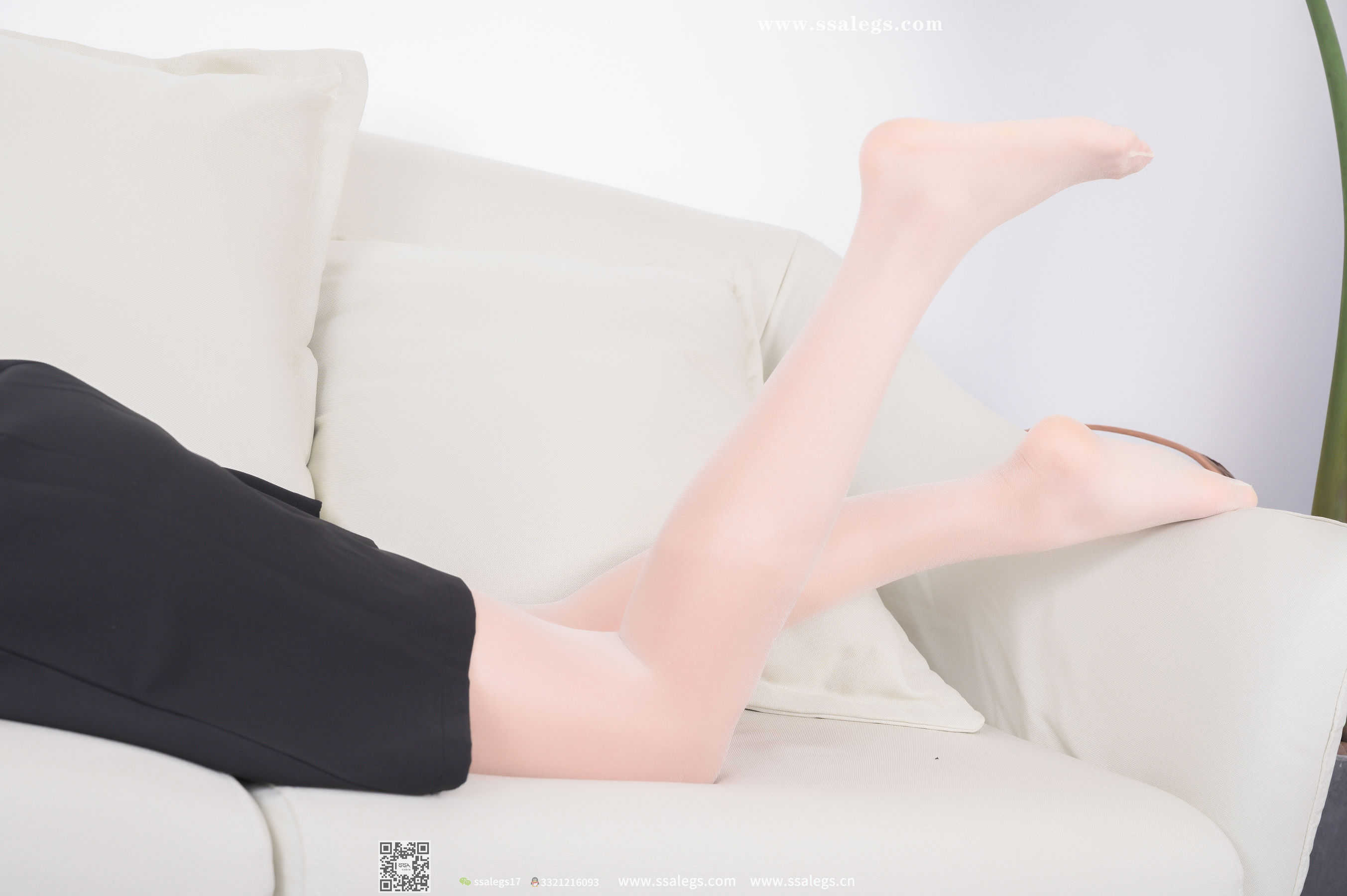 超清写真 No.388 素素 吊带短裙下亮闪闪开档肉丝(下)-图42