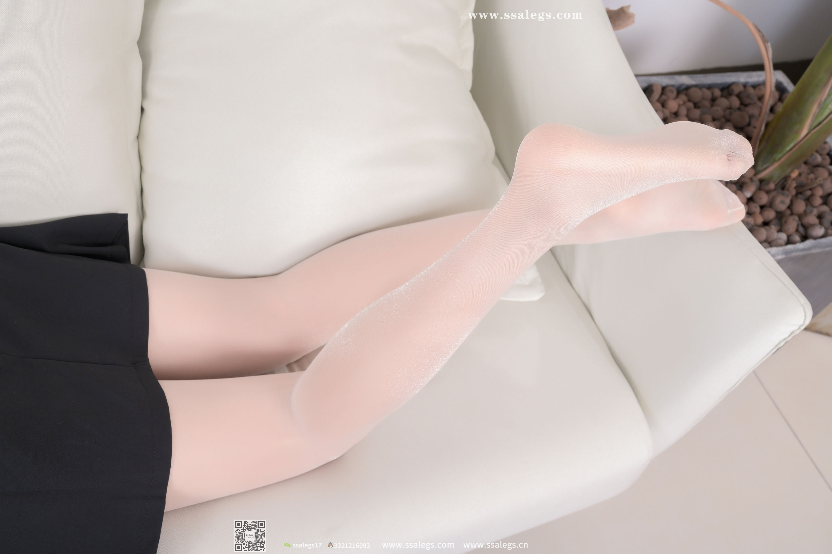 超清写真 No.388 素素 吊带短裙下亮闪闪开档肉丝(下)-图43