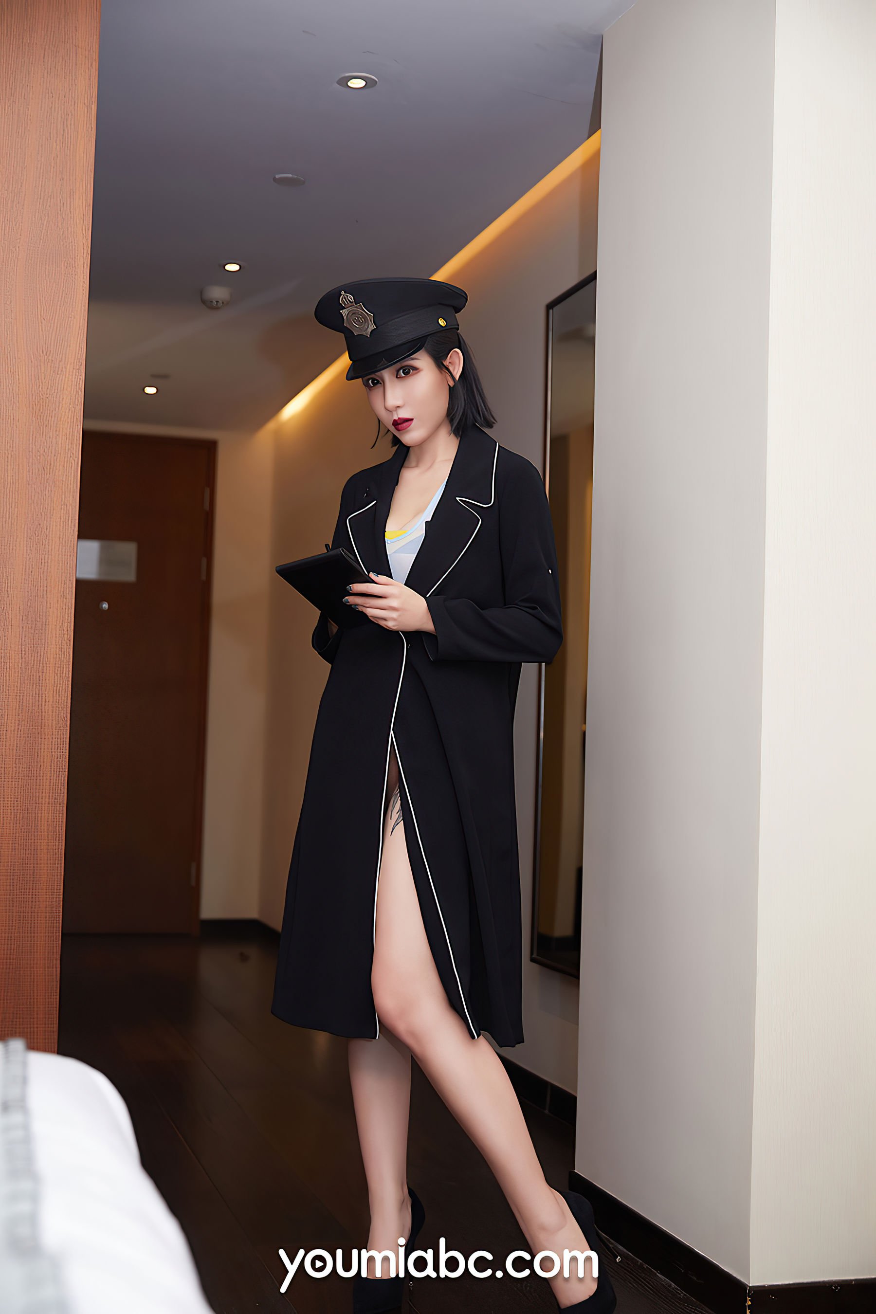 安妮斯朵拉 娇蛮女警-图1