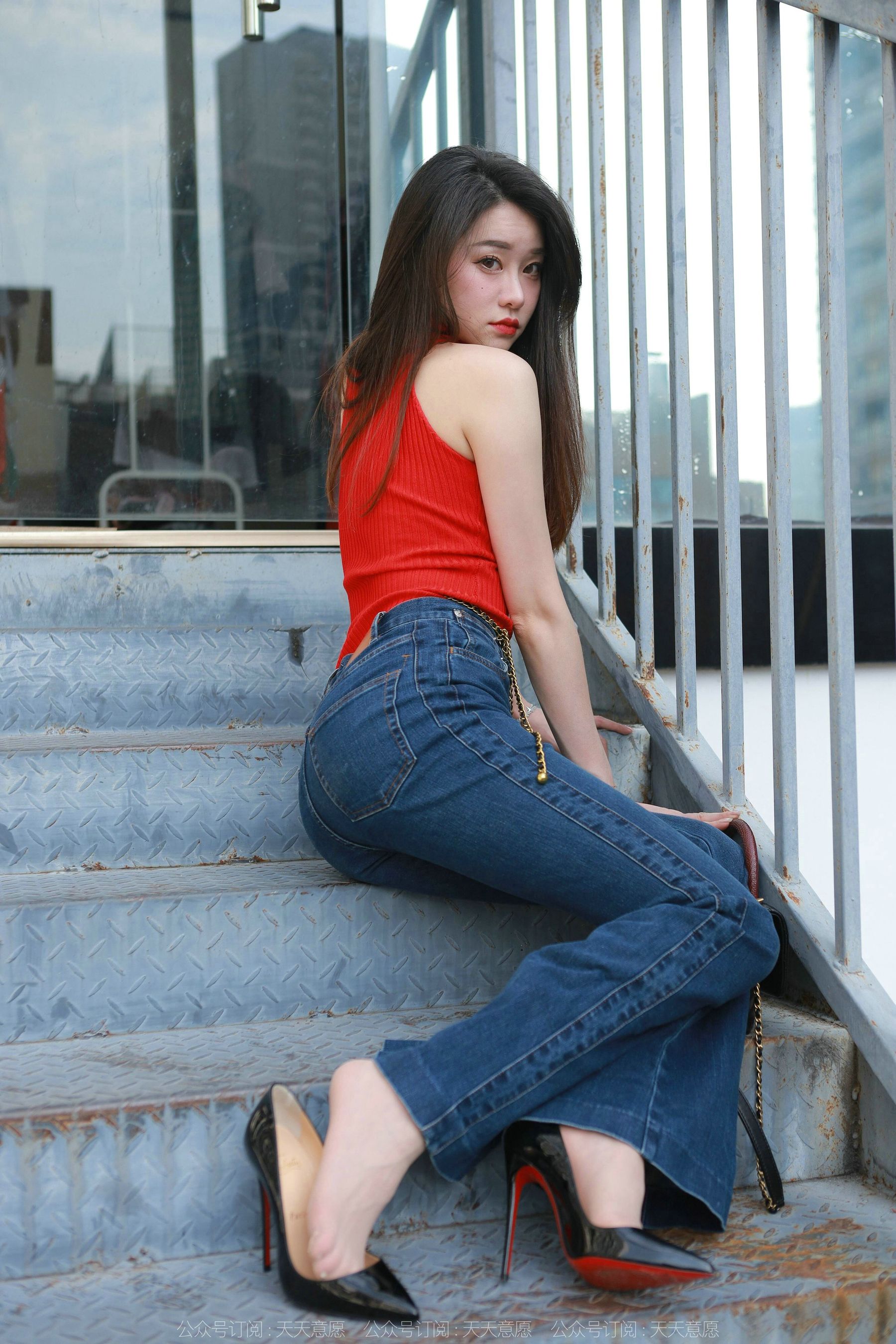 模特 佳爷 《红底高跟库里丝》-图24