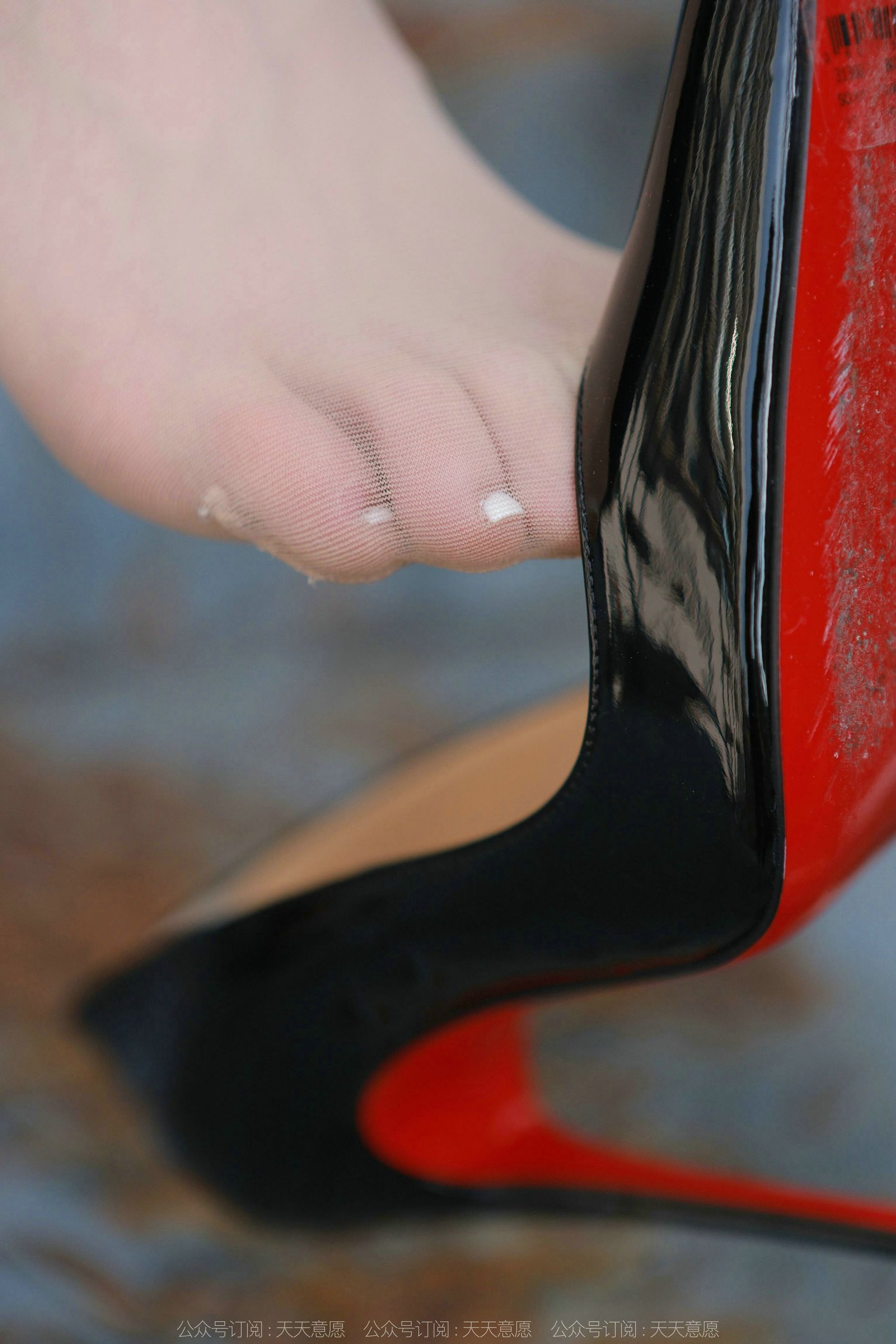 模特 佳爷 《红底高跟库里丝》-图29