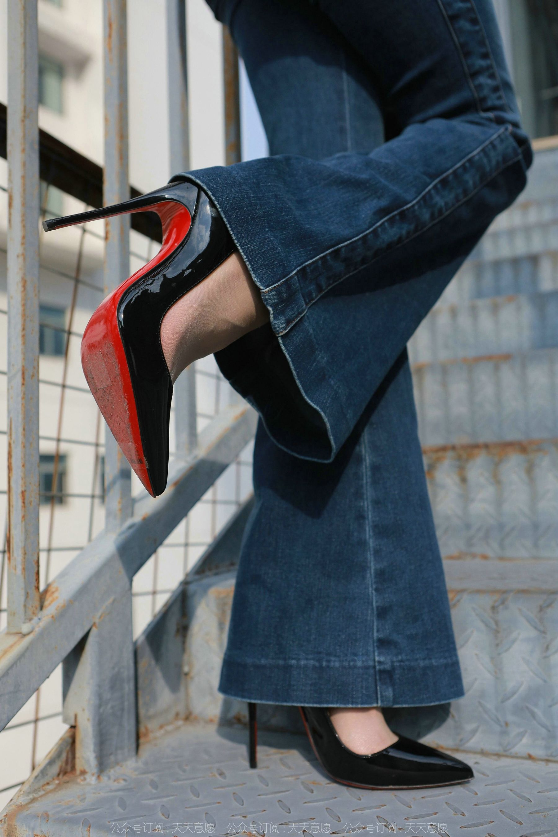 模特 佳爷 《红底高跟库里丝》-图66