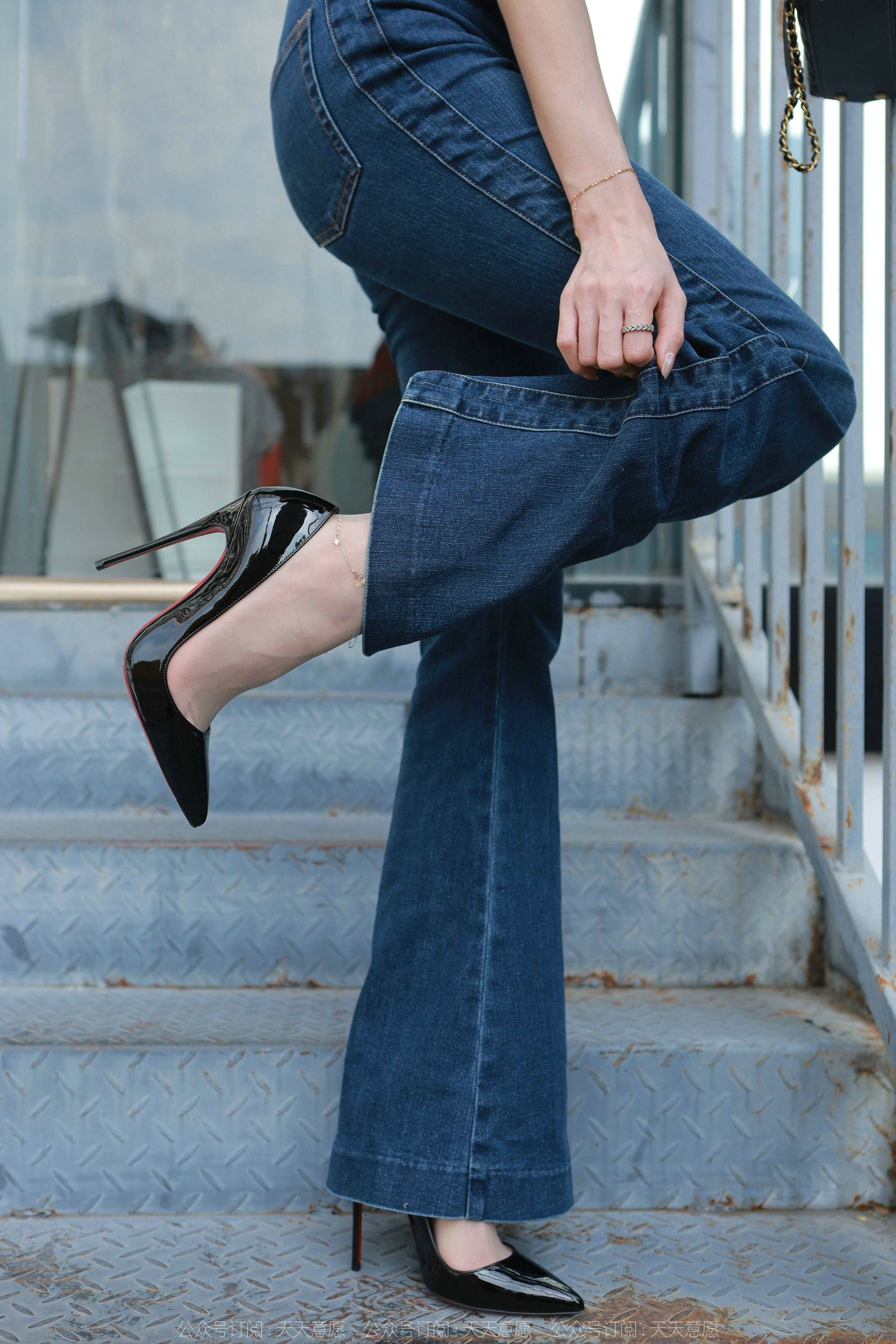 模特 佳爷 《红底高跟库里丝》-图8