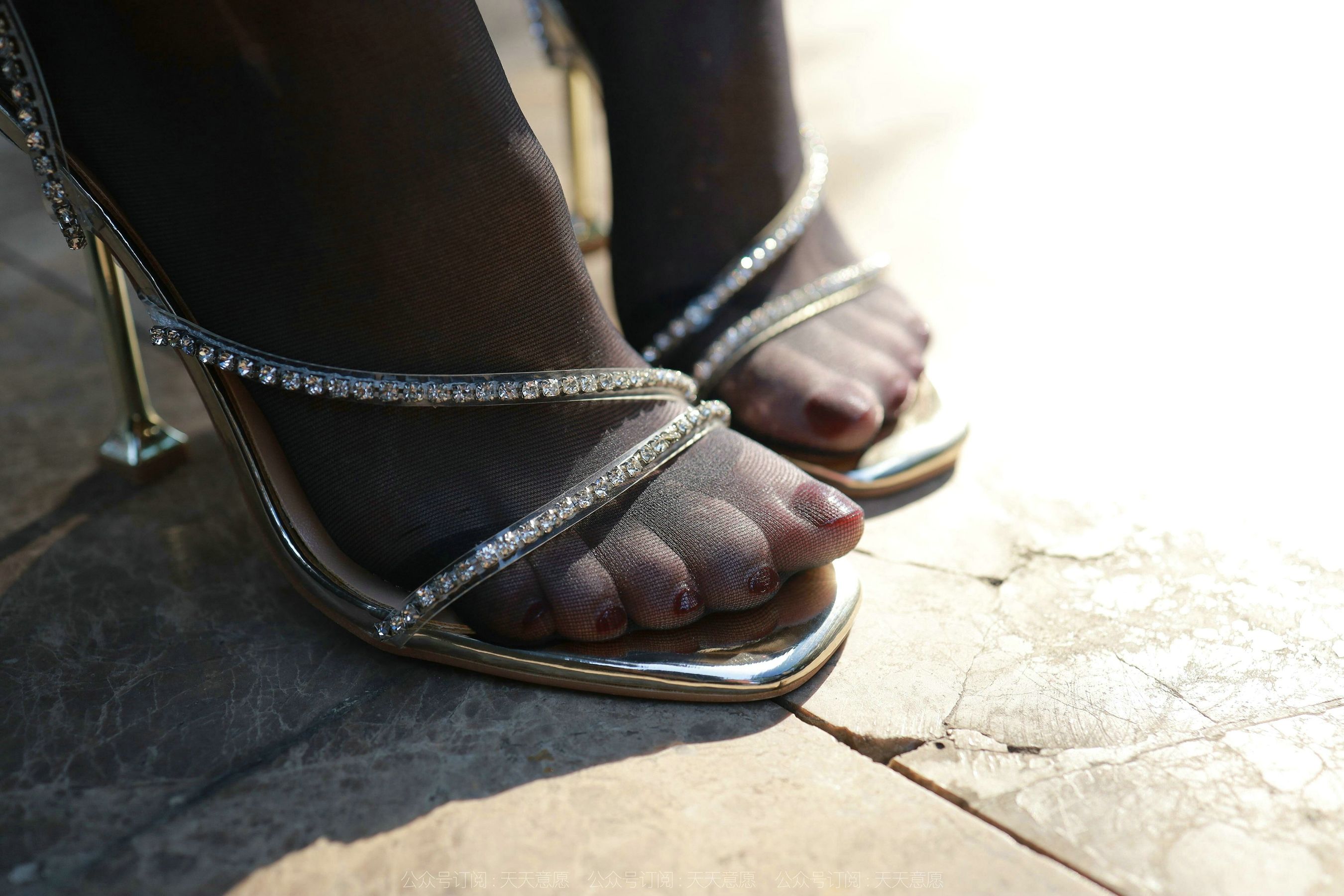 模特 团团 《暖阳下的黑色丝念》-图14