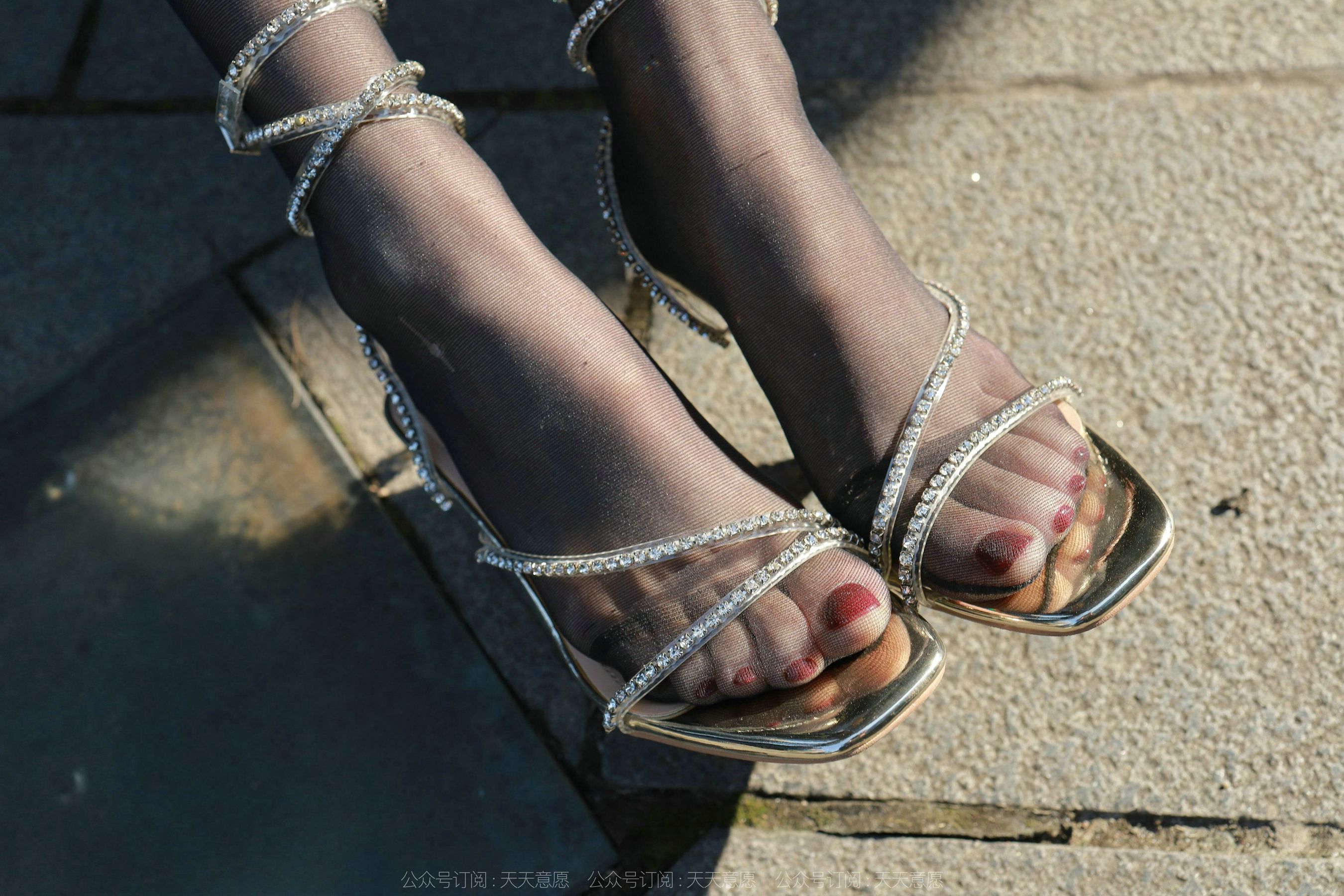 模特 团团 《暖阳下的黑色丝念》-图22