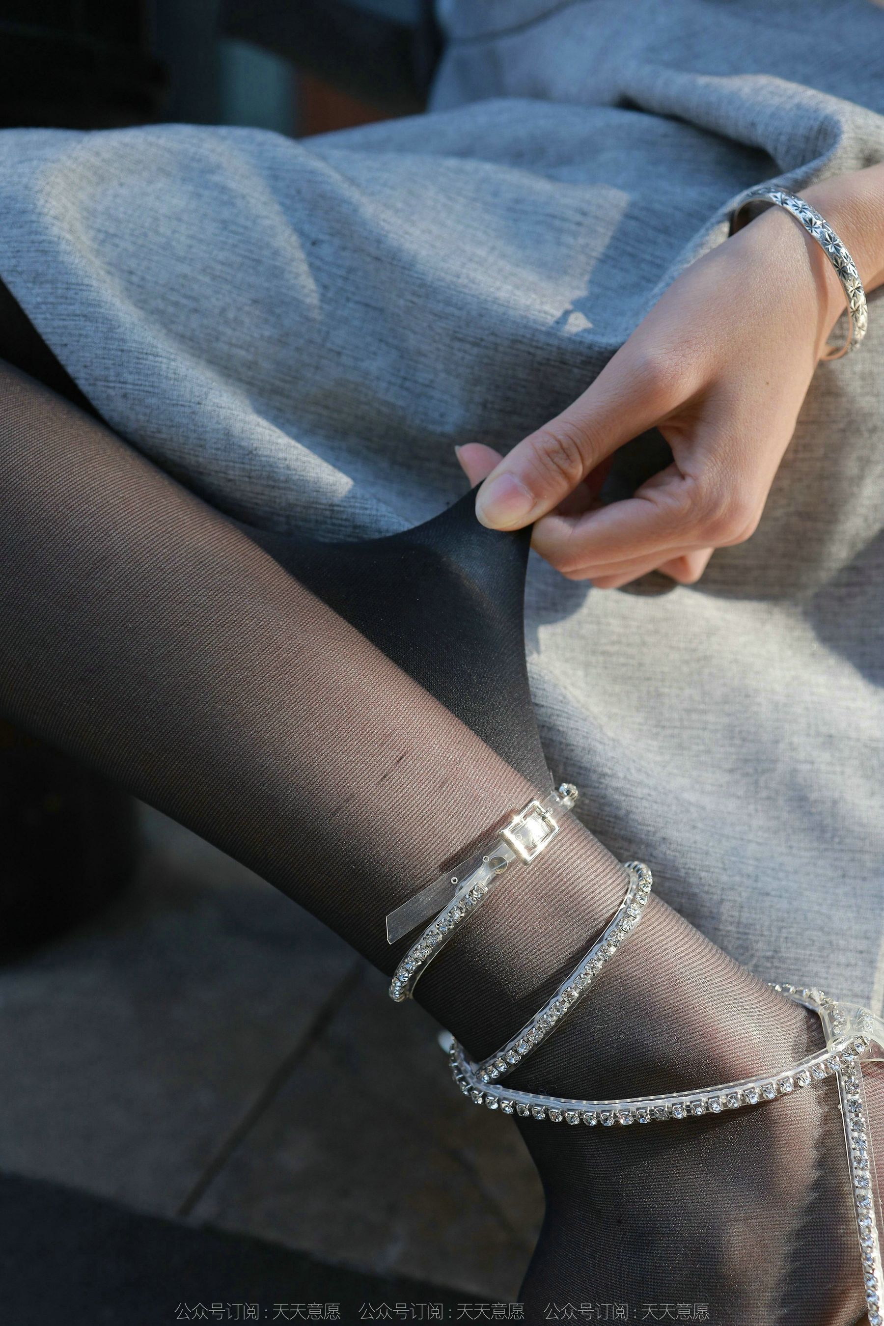 模特 团团 《暖阳下的黑色丝念》-图6