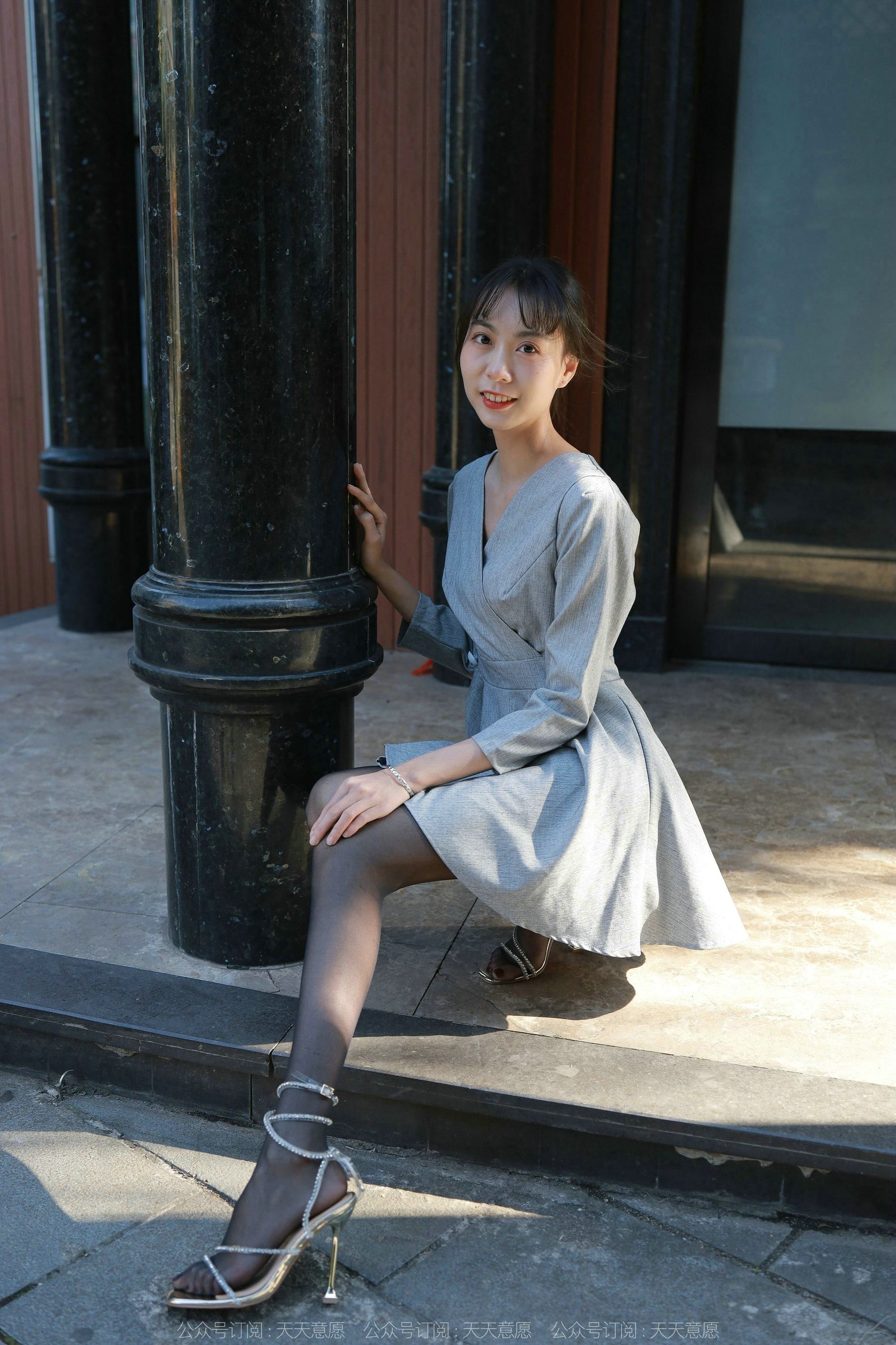 模特 团团 《暖阳下的黑色丝念》-图7