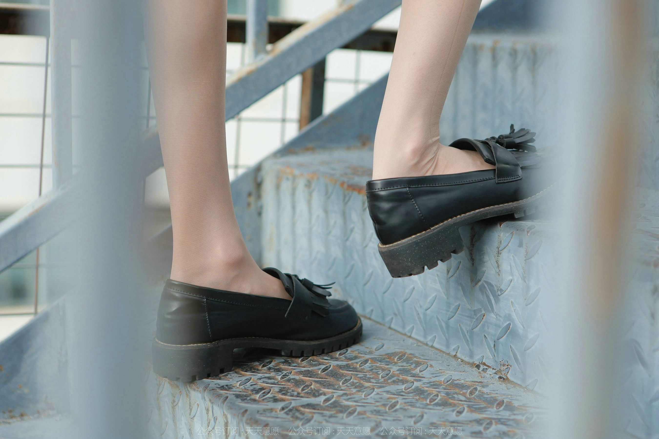 模特 团团 《网易云长腿少女》-图3