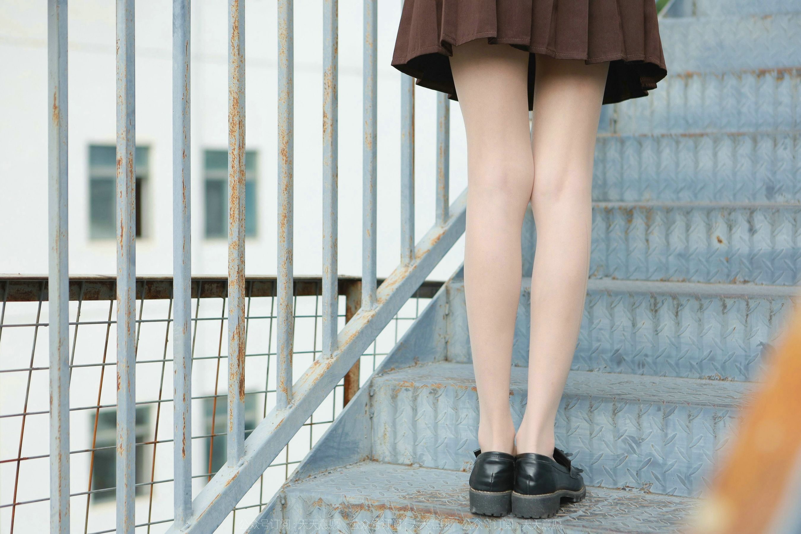 模特 团团 《网易云长腿少女》-图4