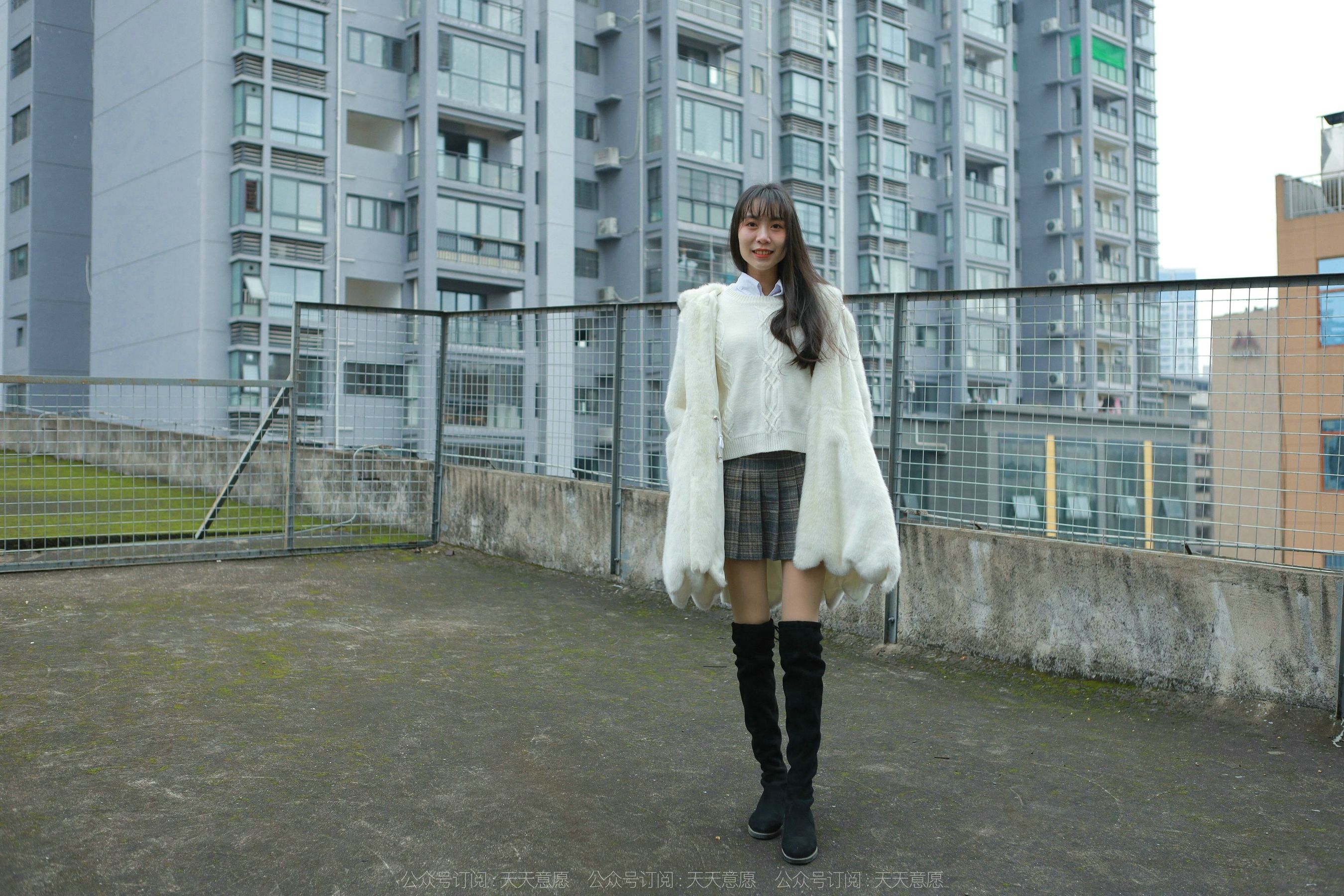 模特 团团 《长靴肉丝》-图0