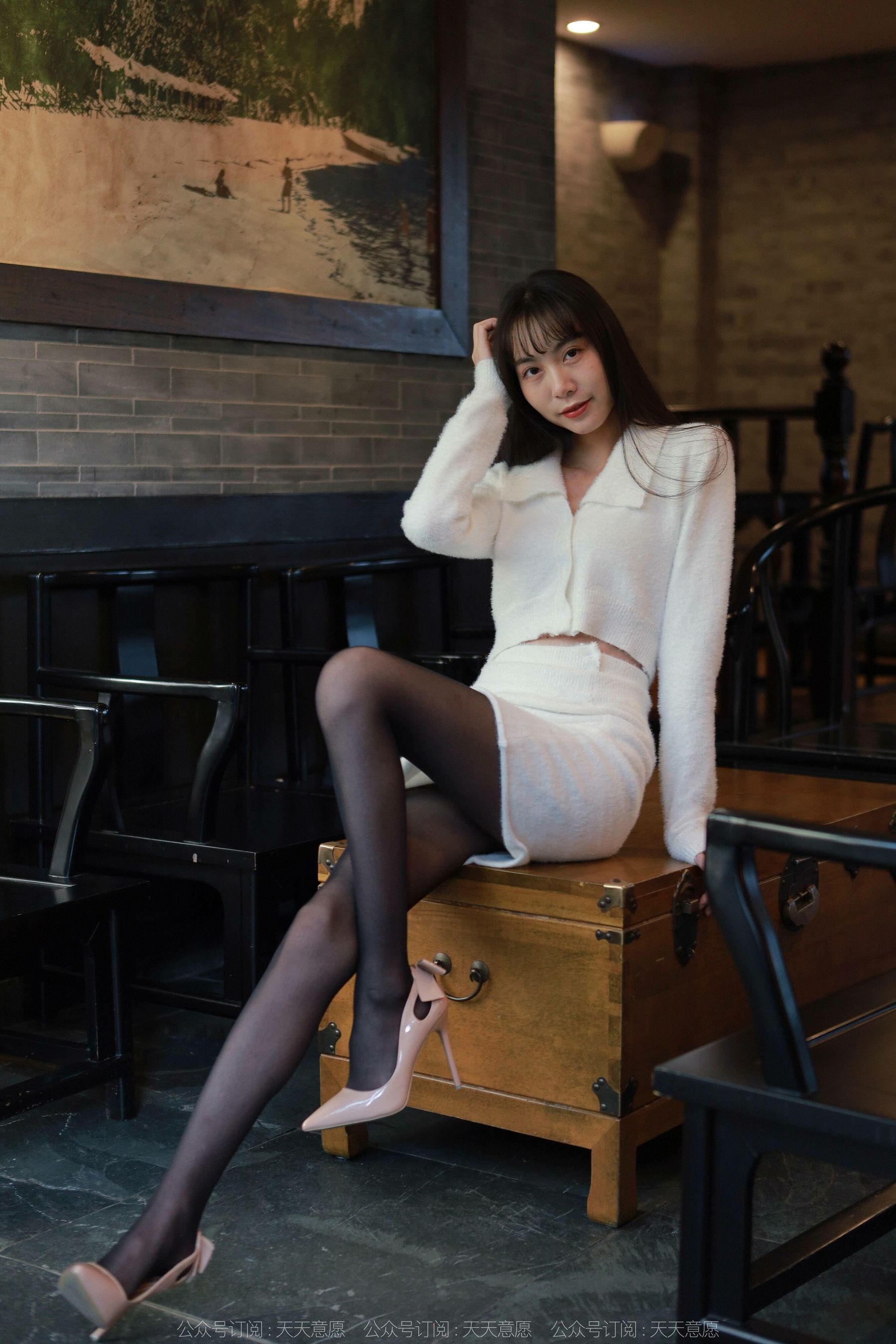 模特 团团 《阳光下的白裙长腿》-图41