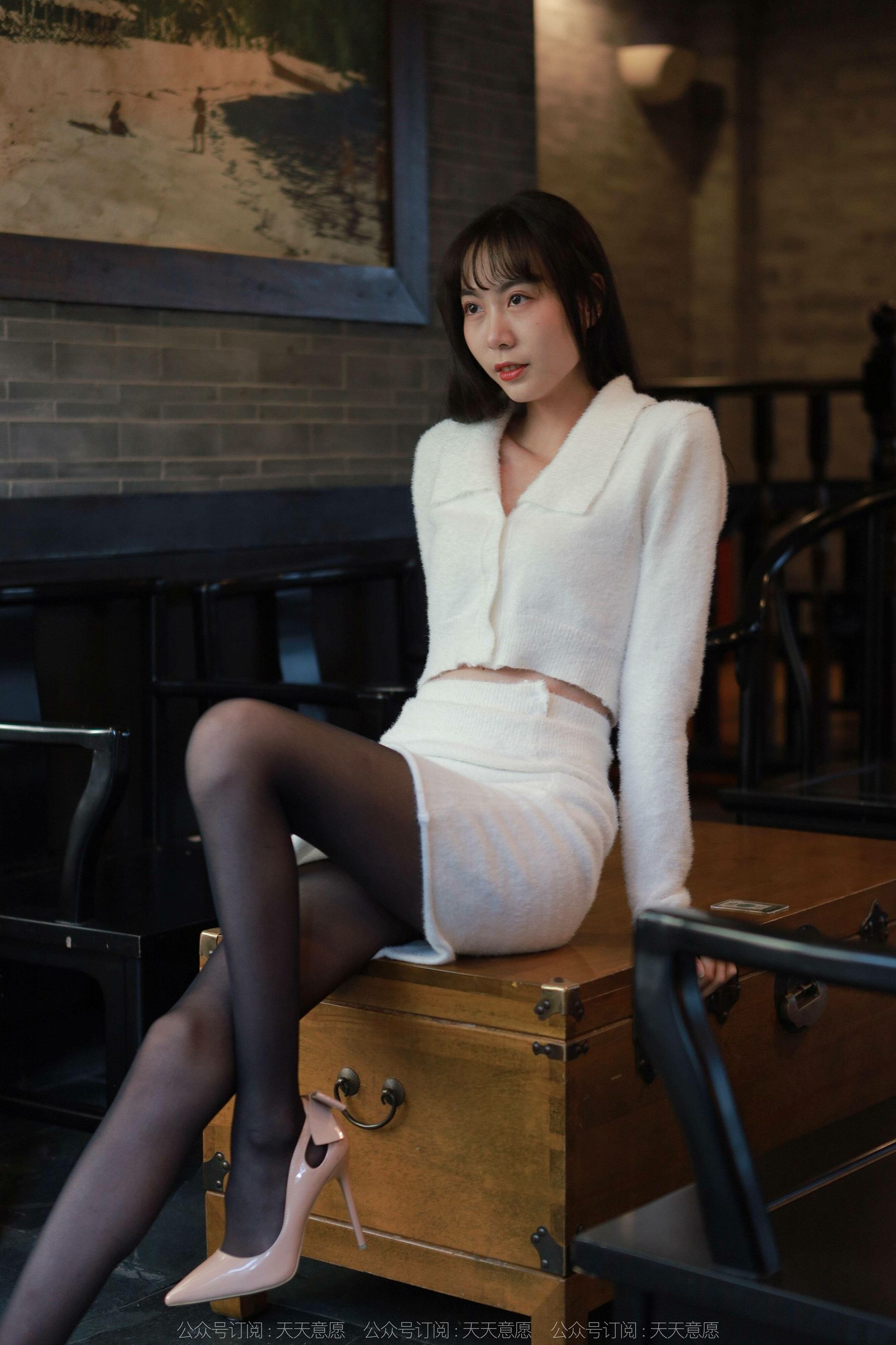 模特 团团 《阳光下的白裙长腿》-图42