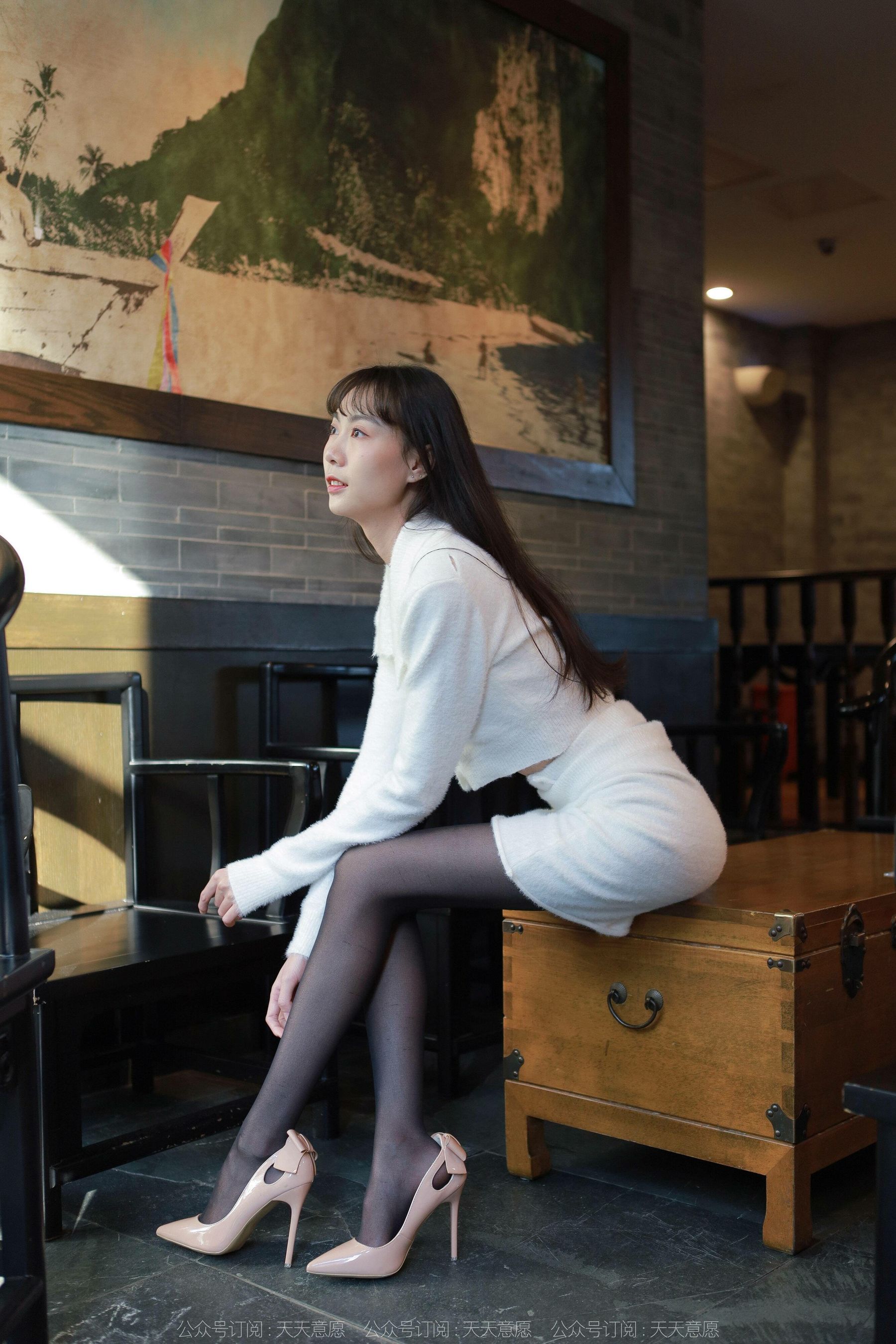 模特 团团 《阳光下的白裙长腿》-图52