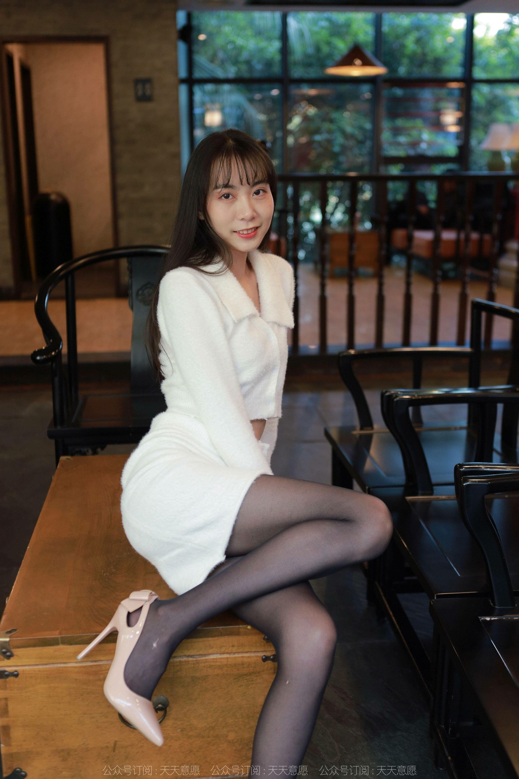 模特 团团 《阳光下的白裙长腿》-图61