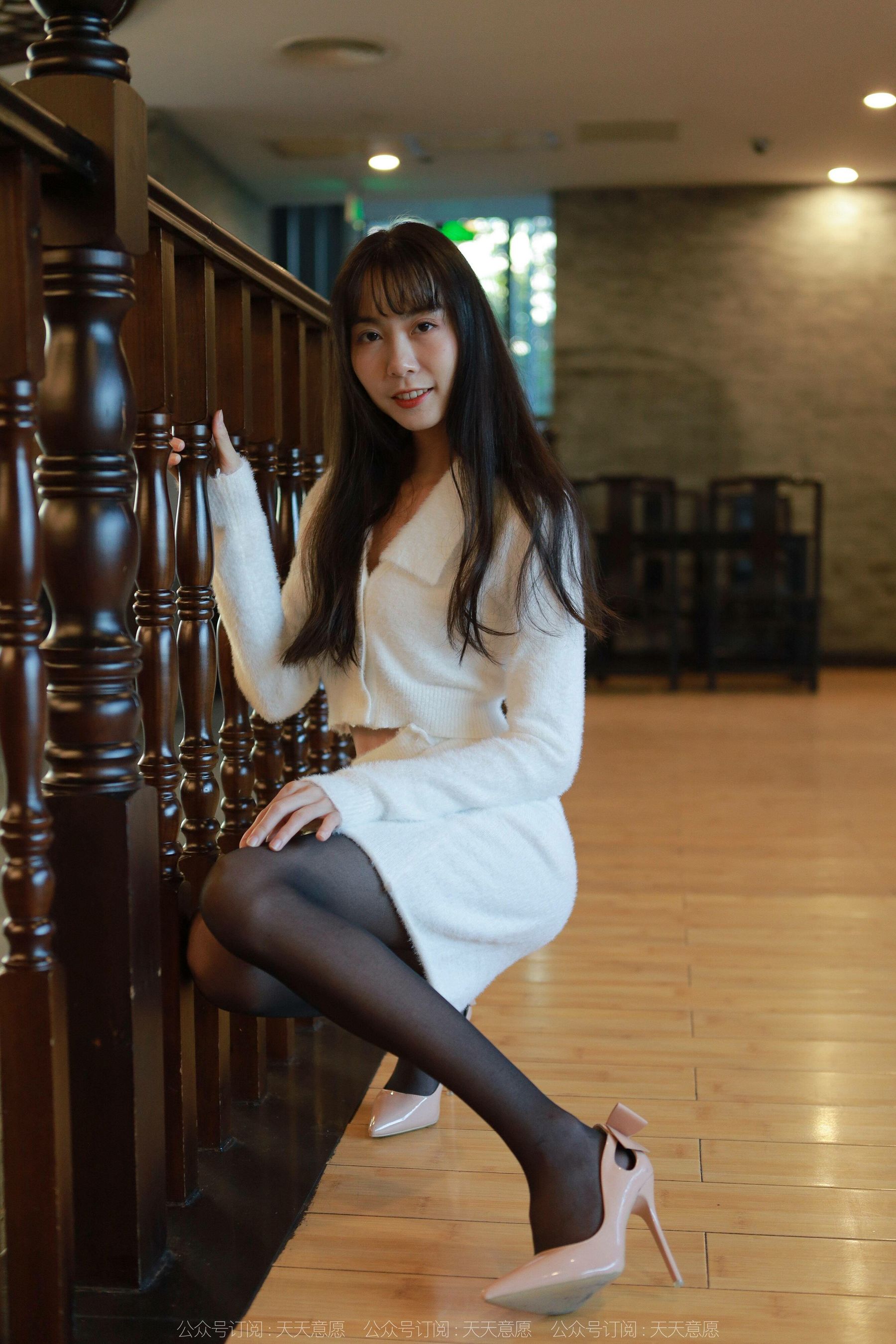 模特 团团 《阳光下的白裙长腿》-图74