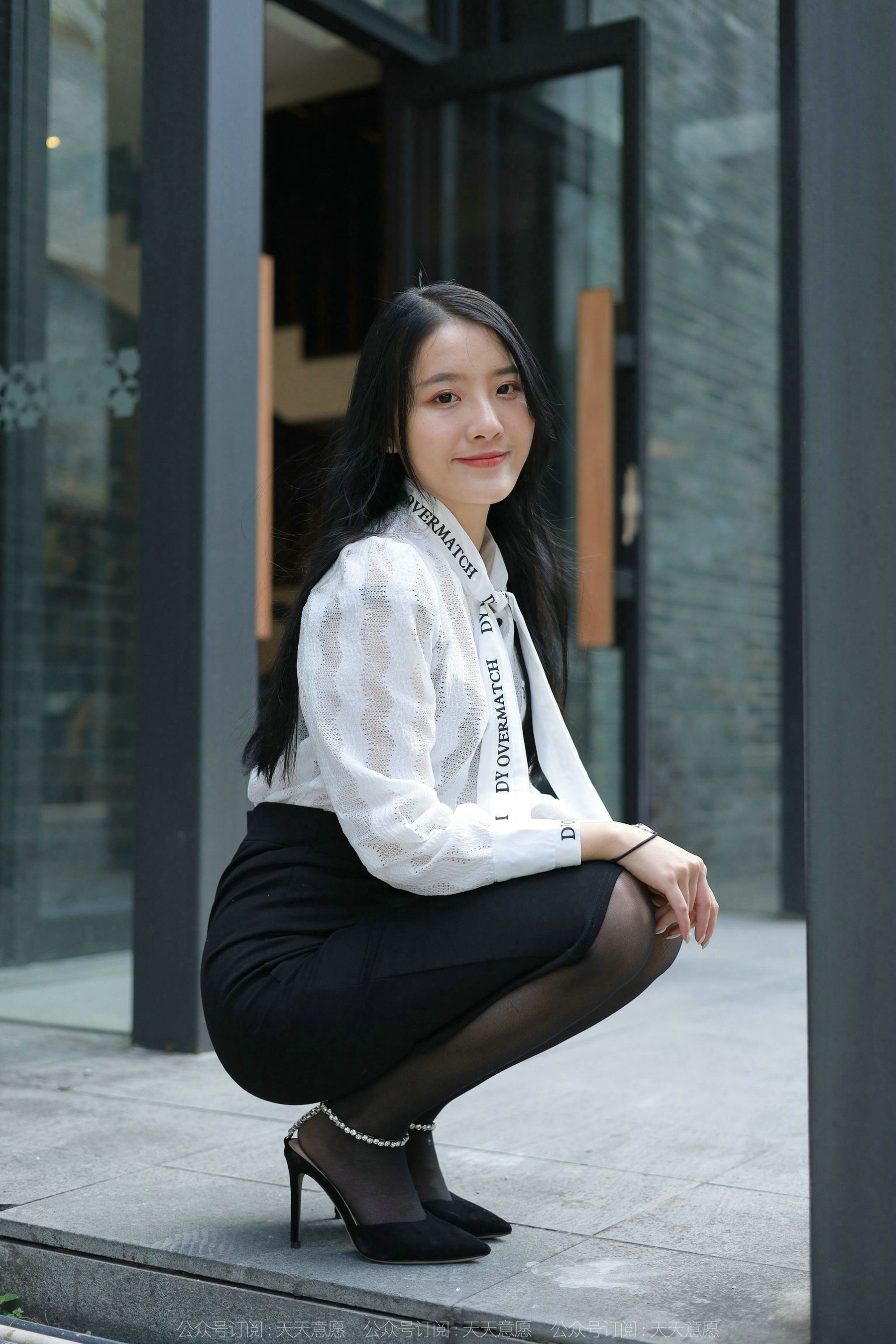 模特 婉萍 《性感OL窄裙》-图22