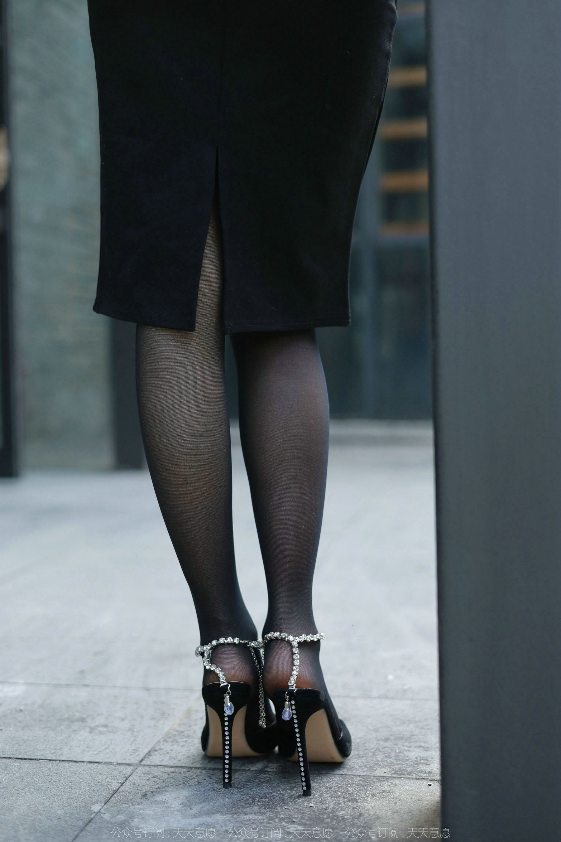 模特 婉萍 《性感OL窄裙》-图31