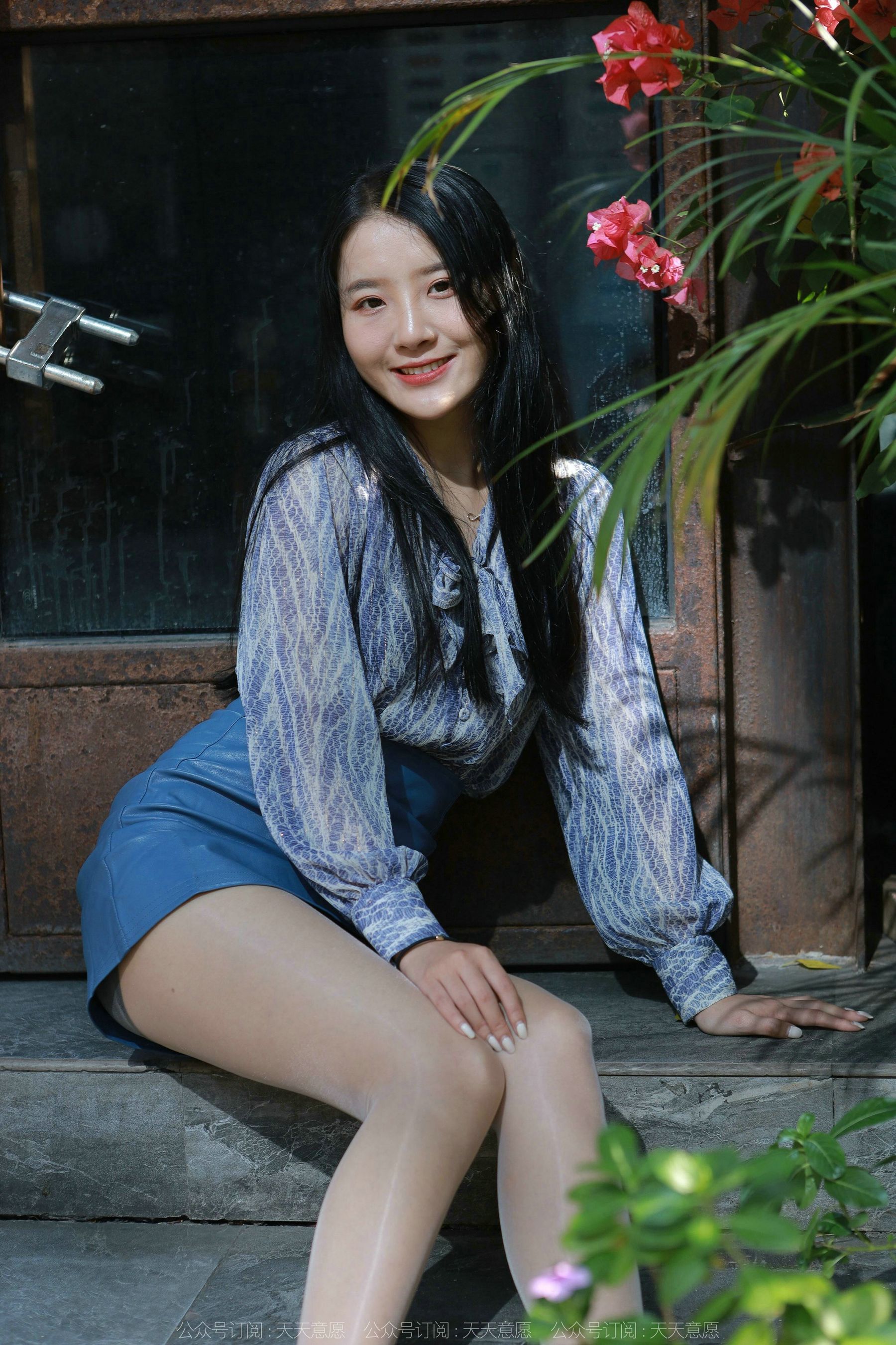 模特 婉萍 《油亮蓝色短裙》-图11