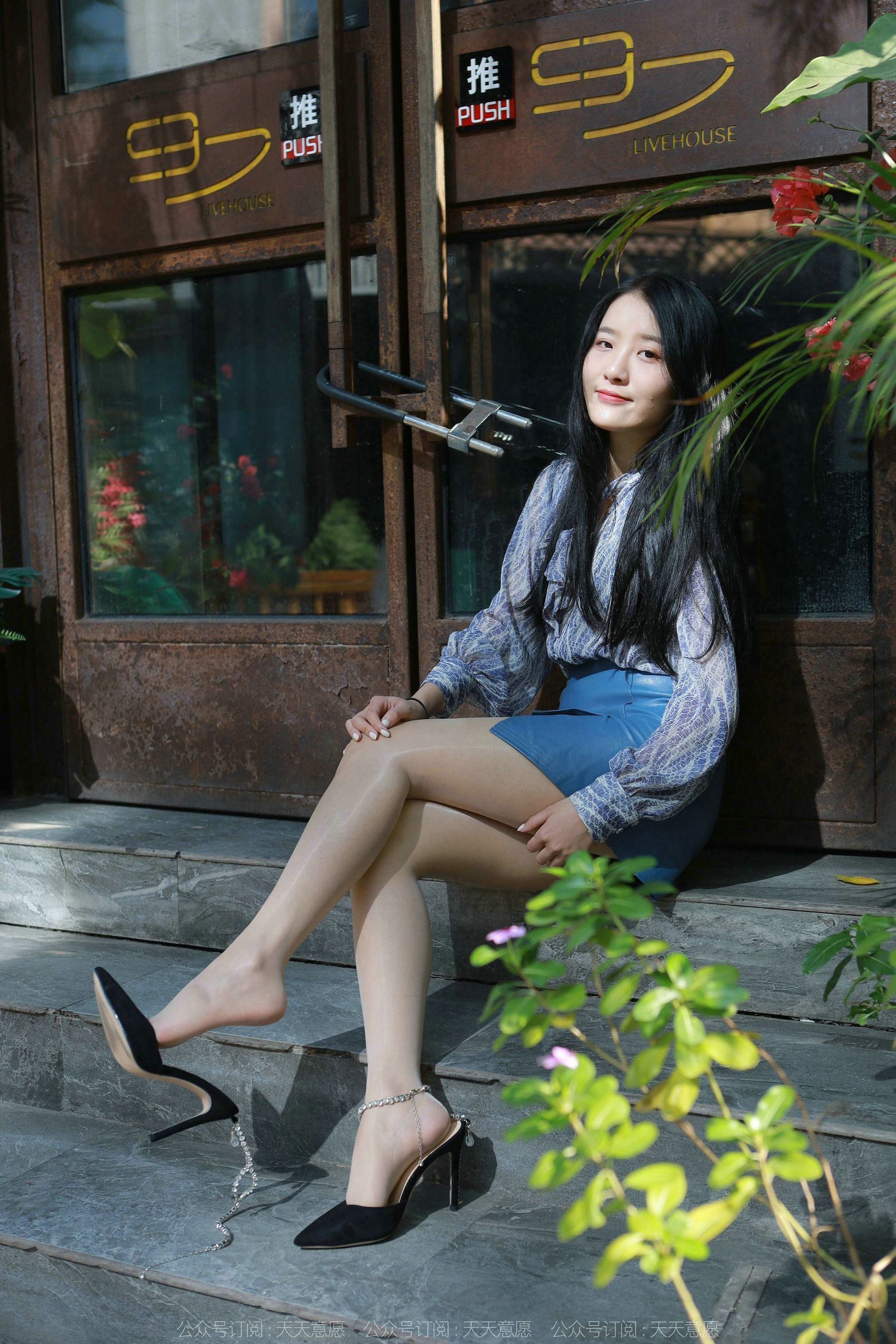 模特 婉萍 《油亮蓝色短裙》-图25