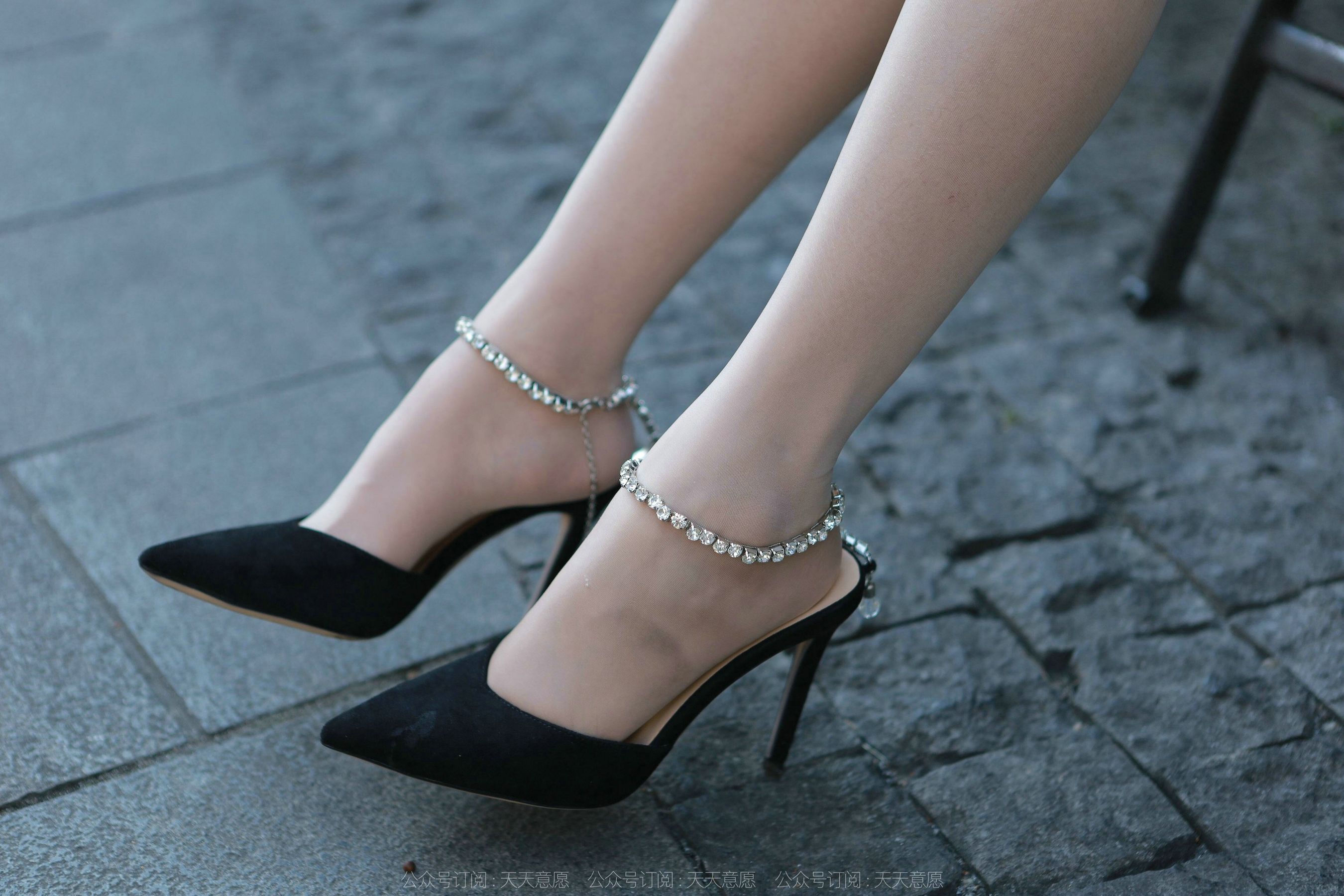 模特 婉萍 《油亮蓝色短裙》-图67