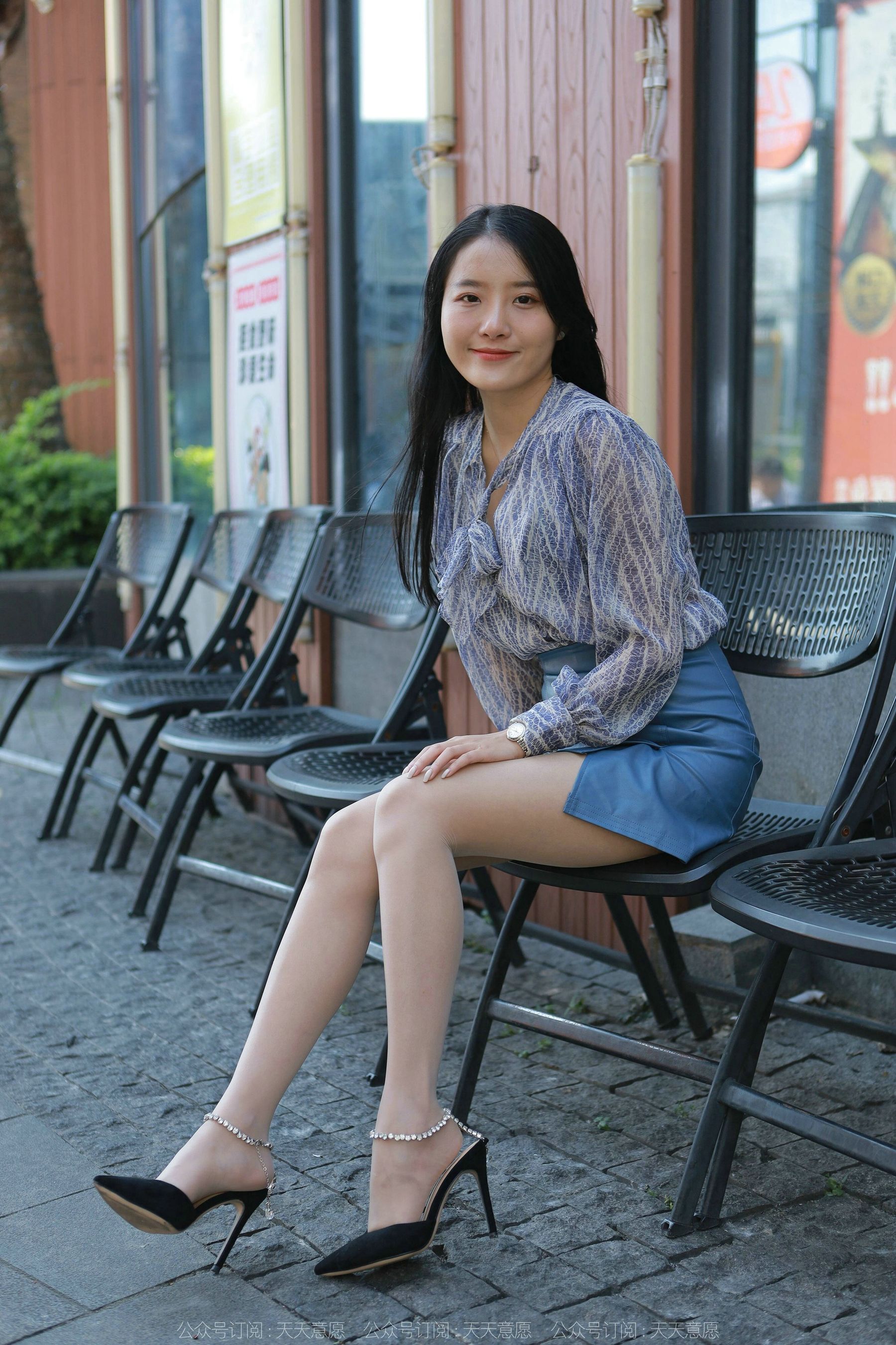 模特 婉萍 《油亮蓝色短裙》-图68