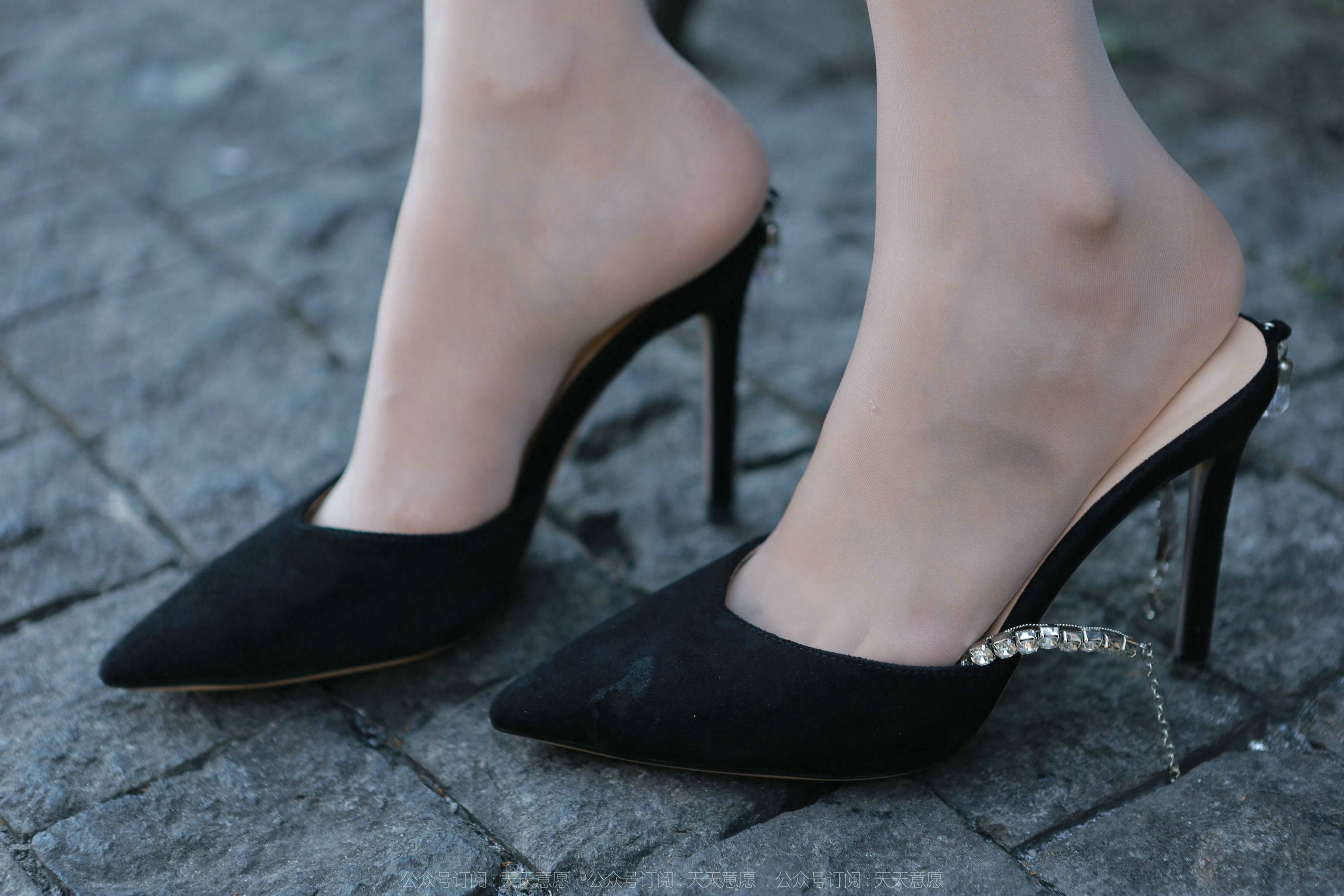 模特 婉萍 《油亮蓝色短裙》-图75