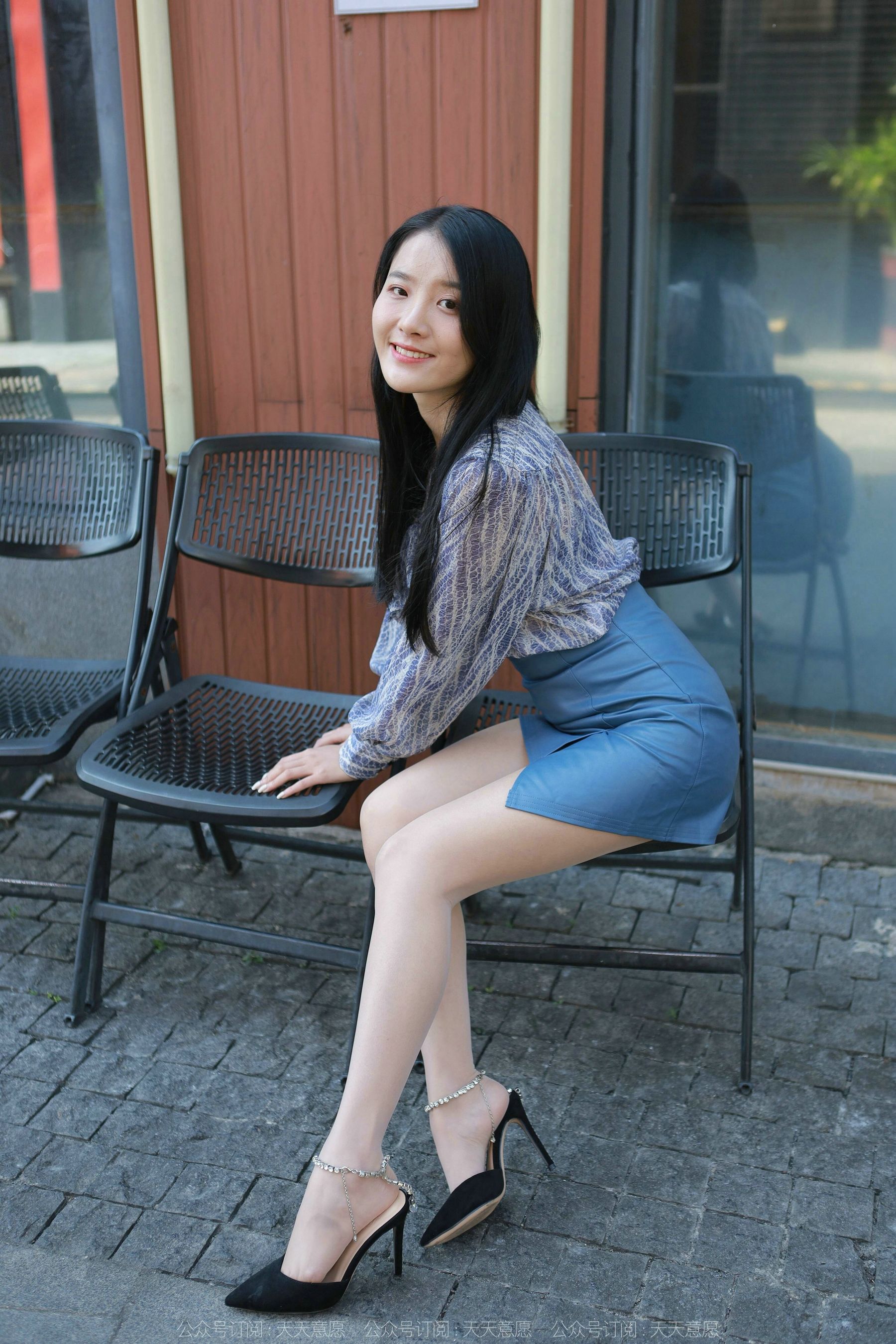 模特 婉萍 《油亮蓝色短裙》-图91