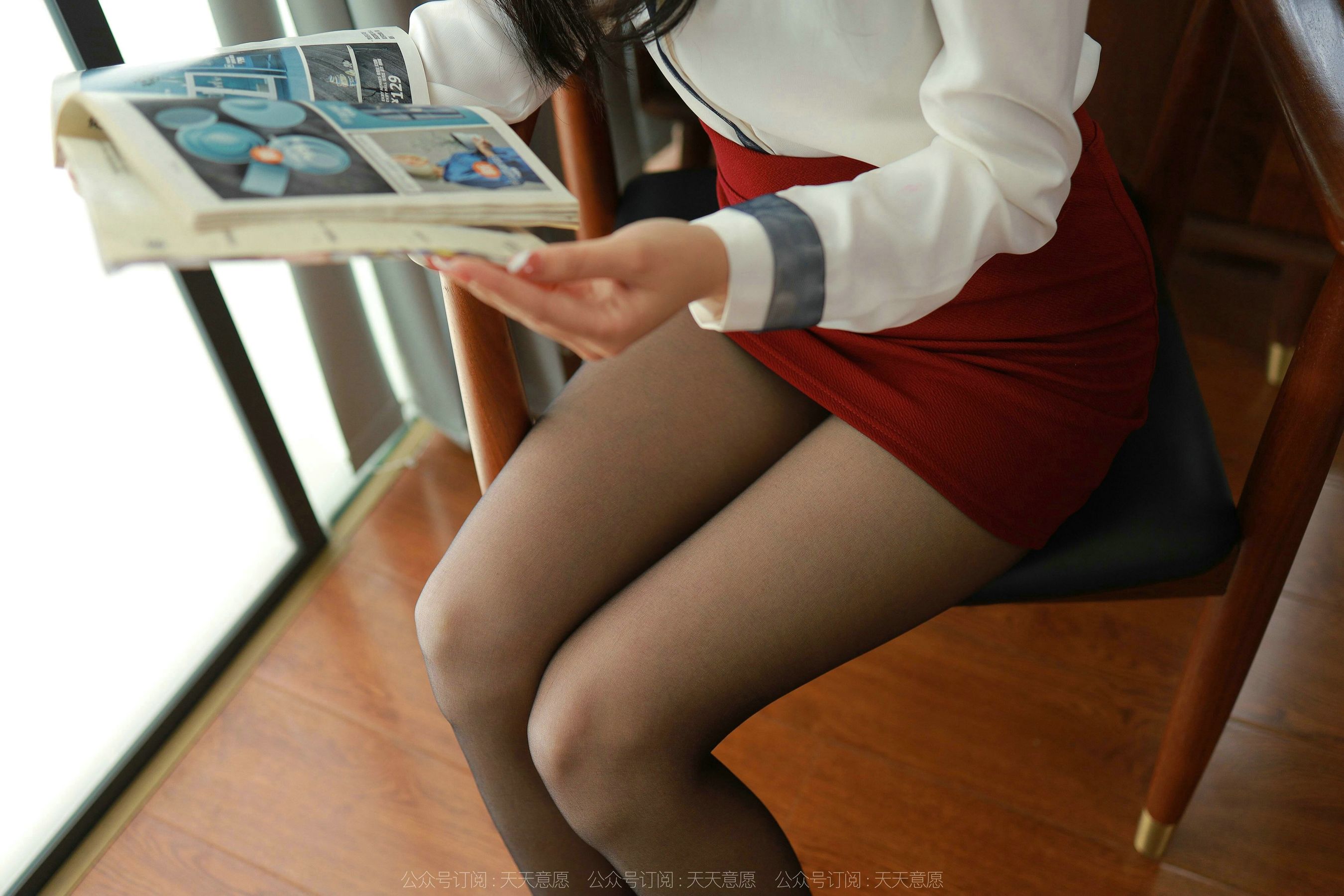 模特 婉萍 《红色凉鞋配黑丝》-图22