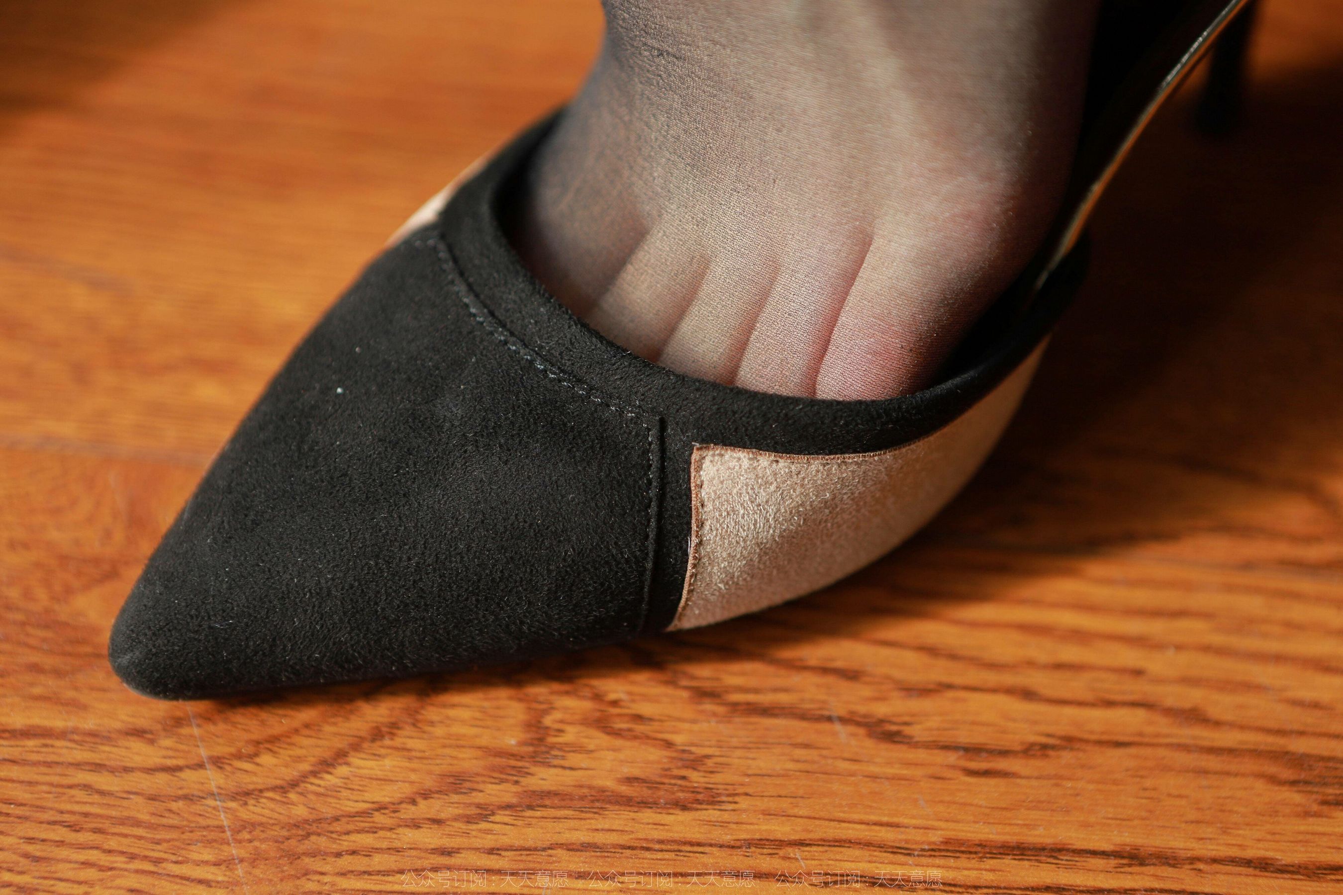 模特 小婕 《黑丝职业装》-图6