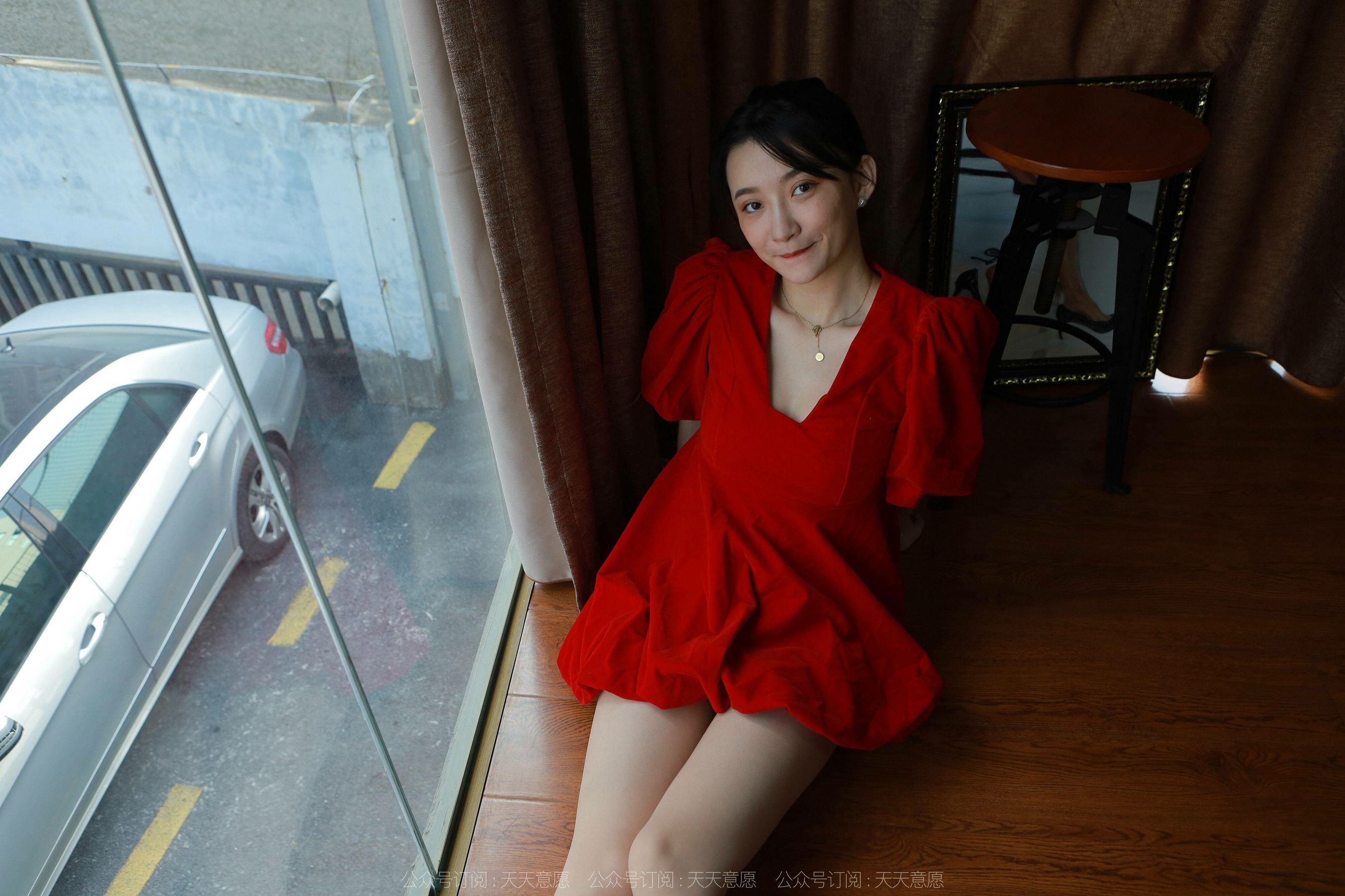 模特 秋秋 《跨年夜性感红裙》-图52