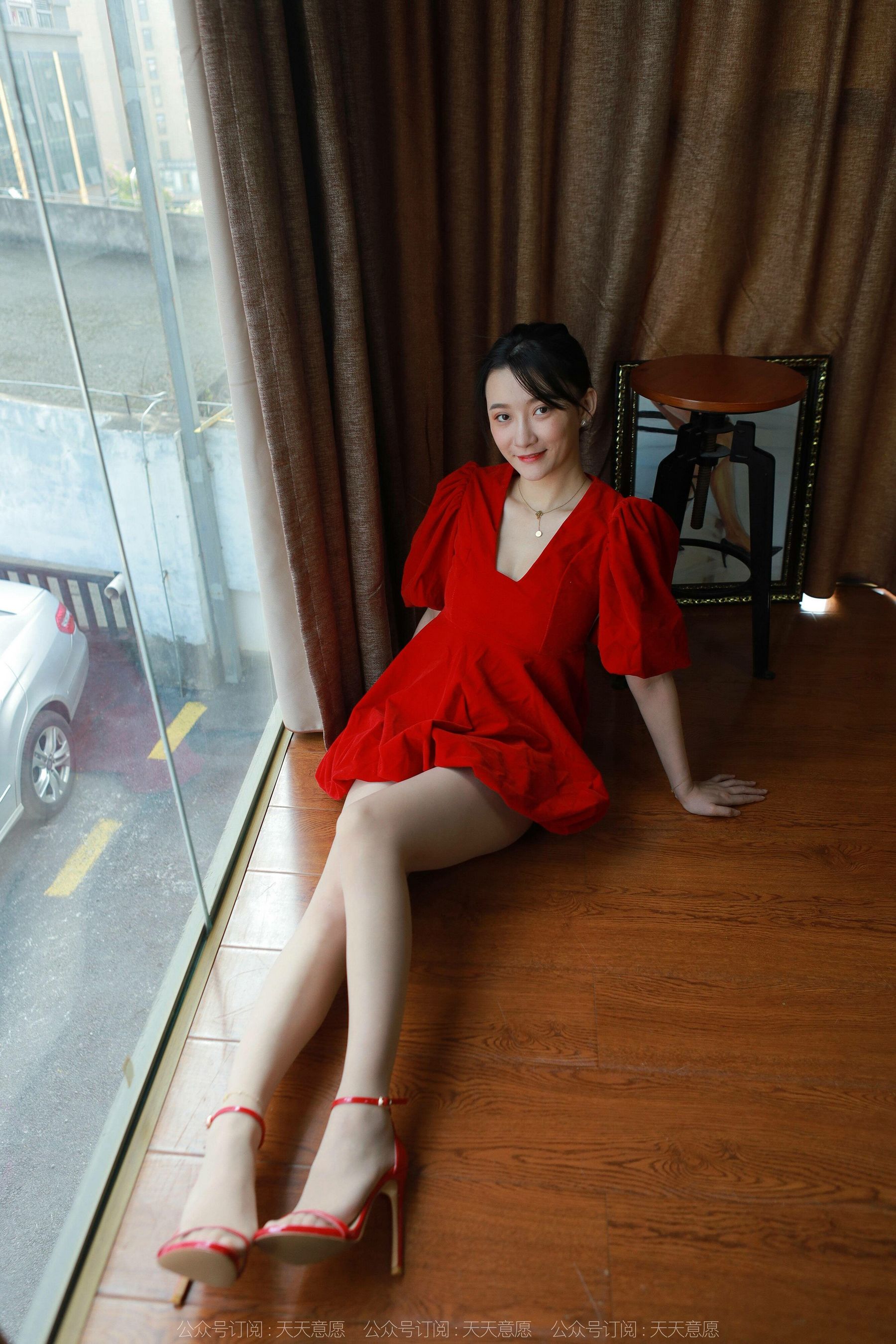 模特 秋秋 《跨年夜性感红裙》-图53