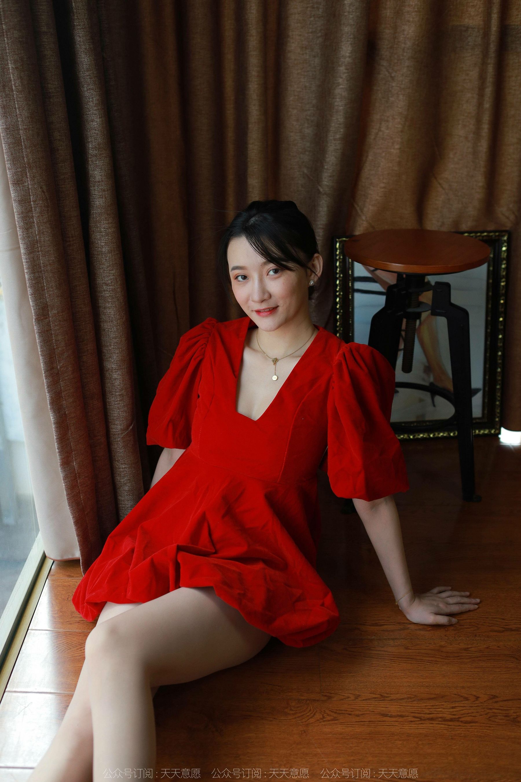 模特 秋秋 《跨年夜性感红裙》-图55