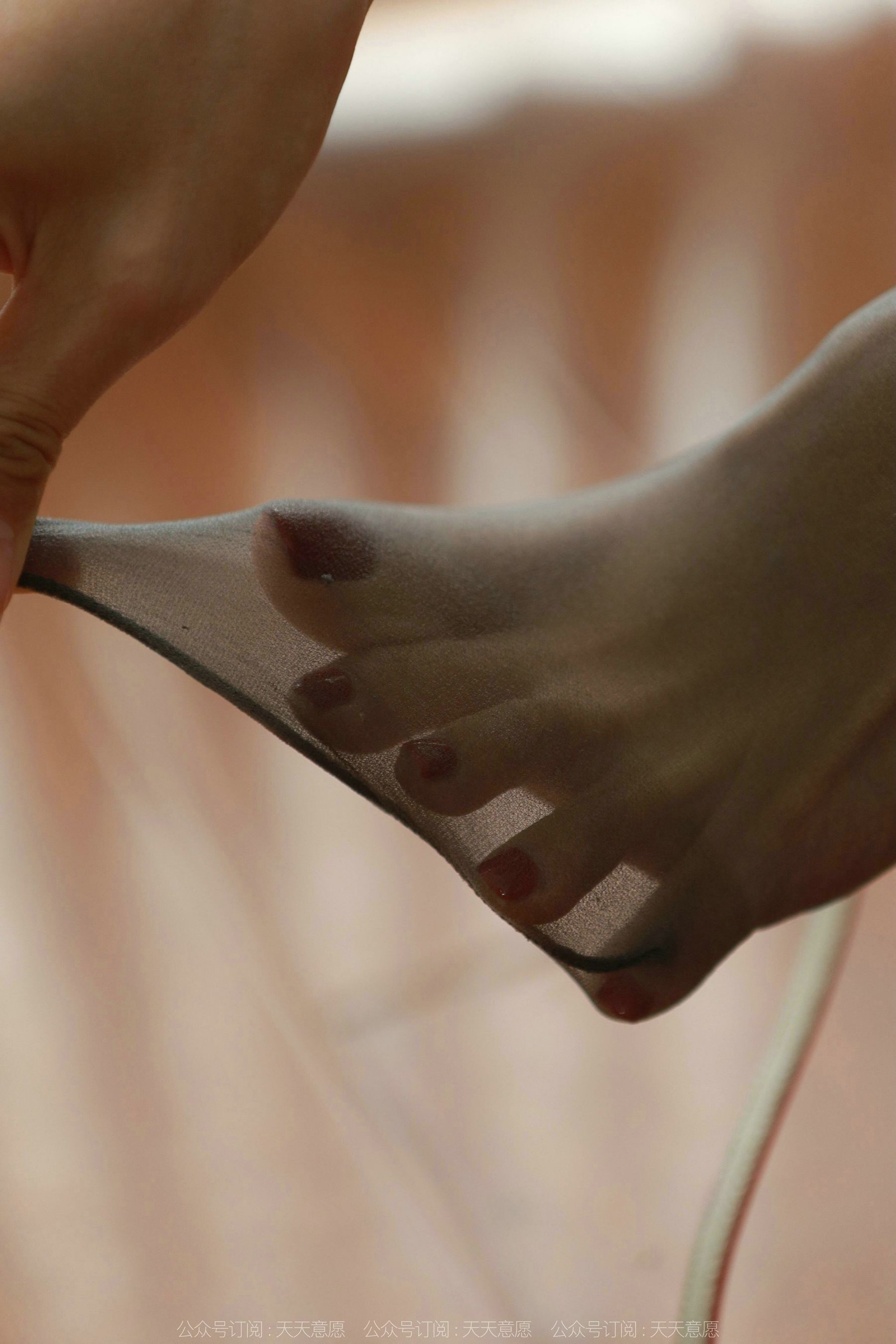 模特 美子 《办公桌下的红色》-图31