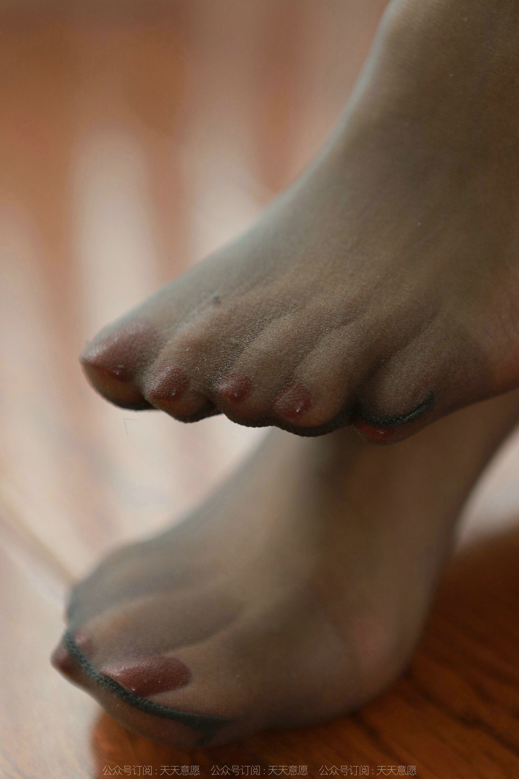 模特 美子 《办公桌下的红色》-图71