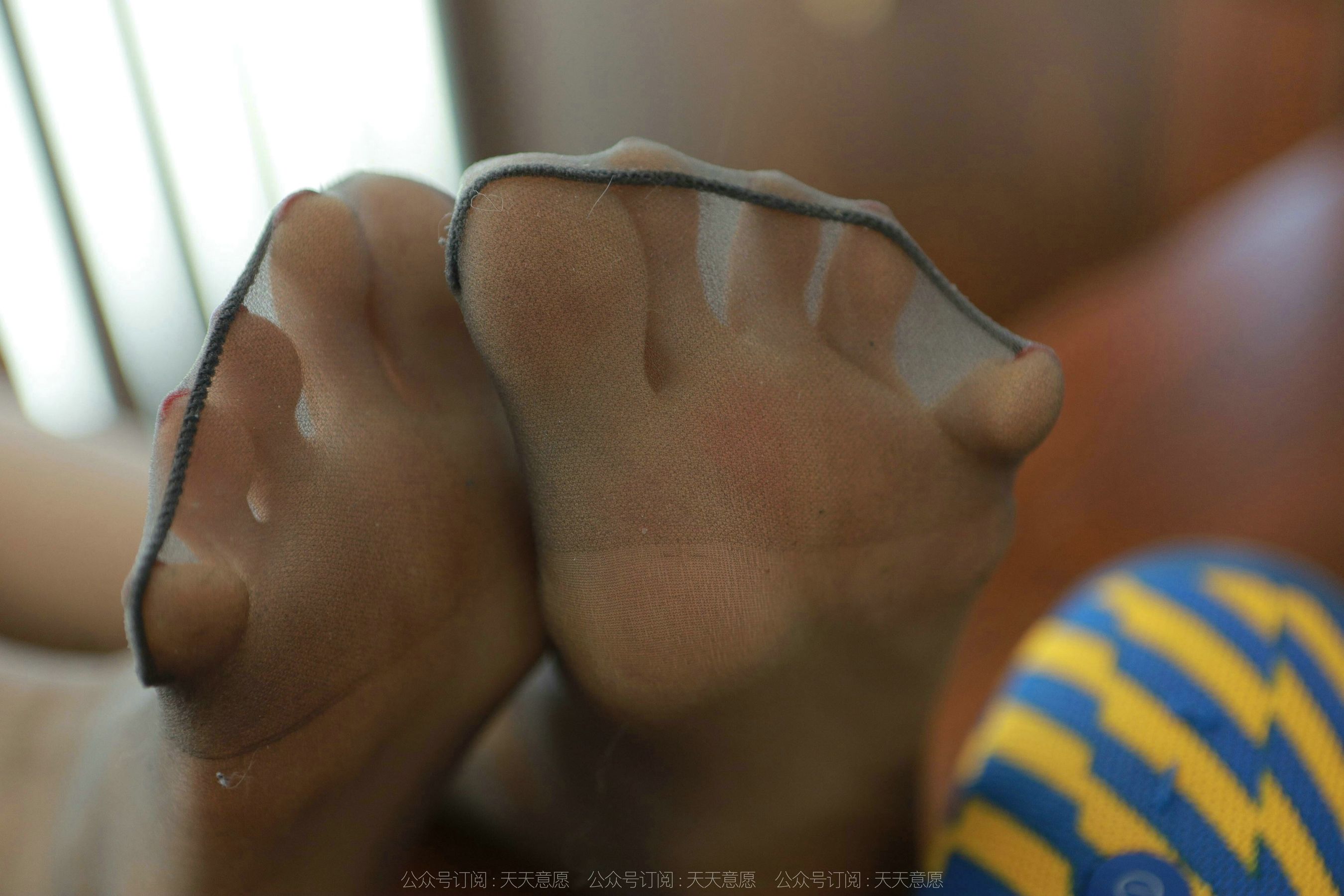 模特 美子 《办公桌下的红色》-图77