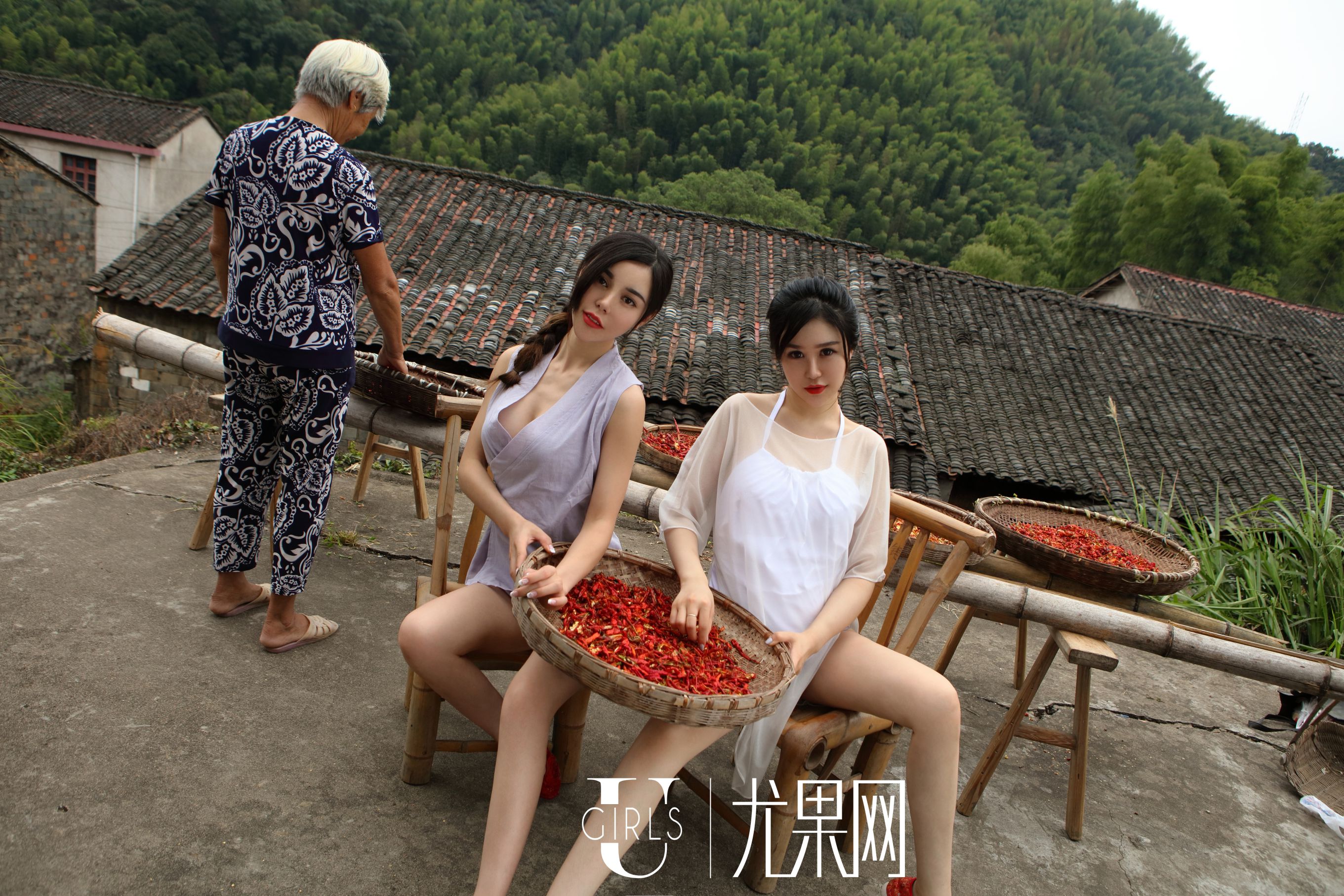 沈佳熹/颜爱泽/于思琪《合家欢》  T020-图3