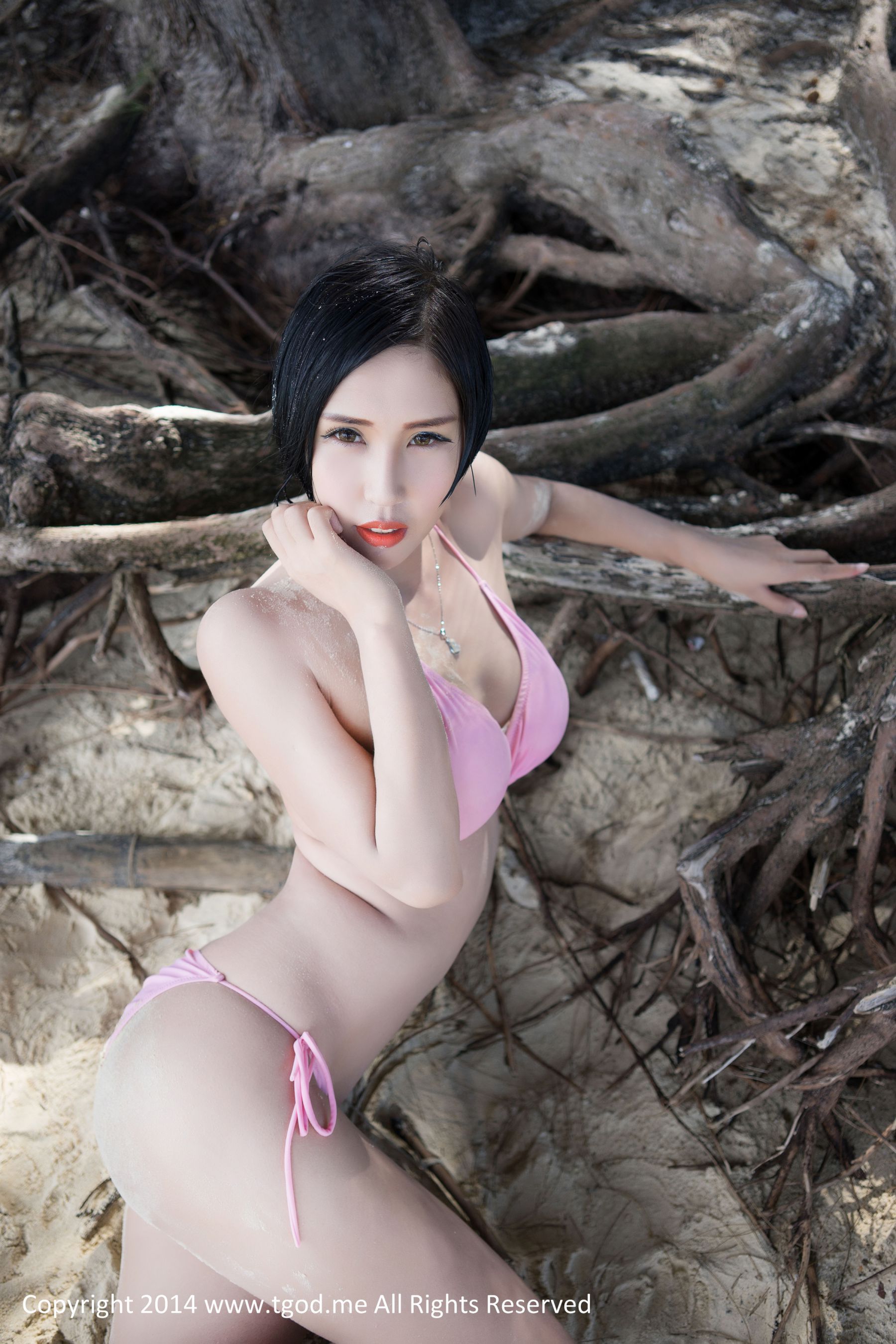 性感尤物娜依灵儿《沙巴旅拍》第2弹  写真集-图1