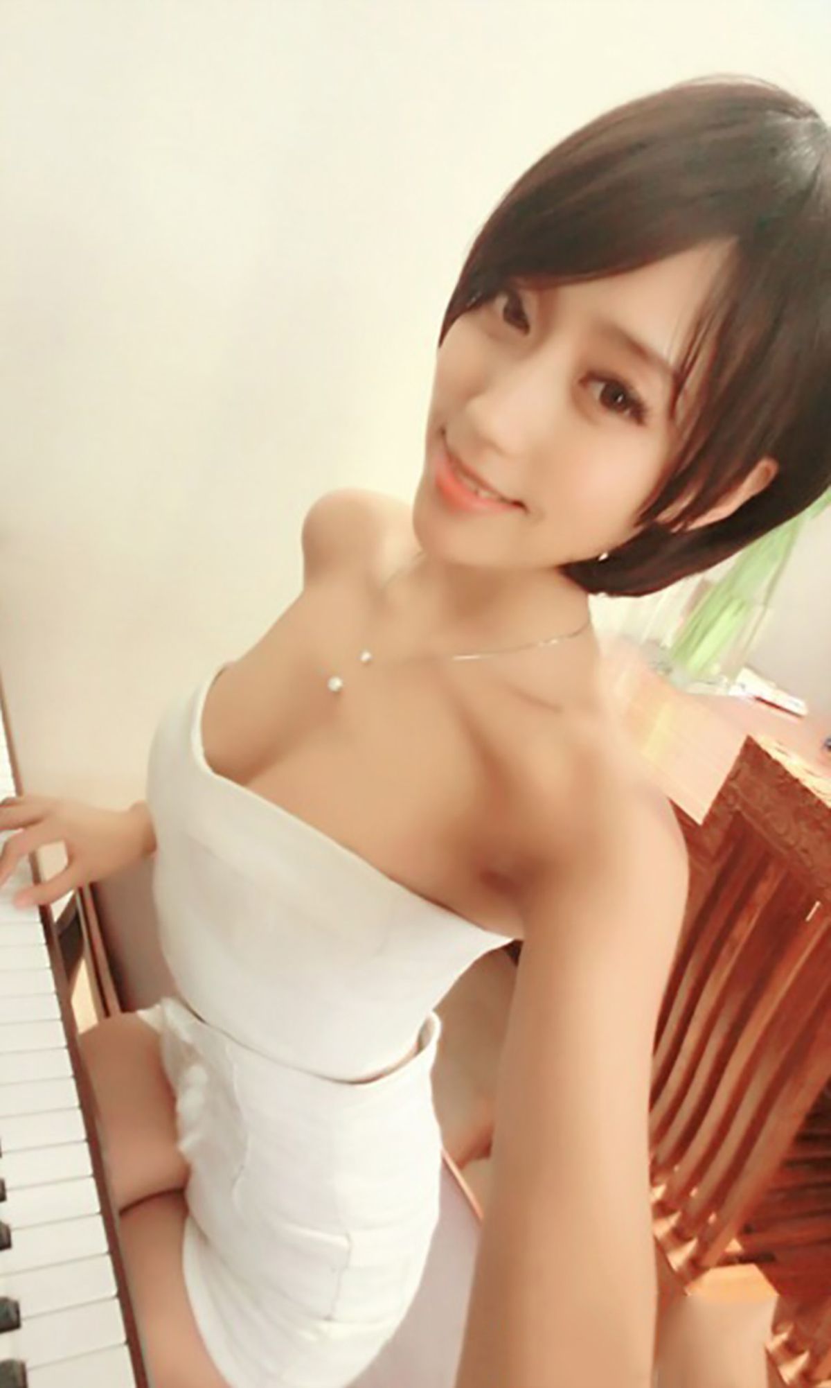 马欣悦《性感车模 喷血来袭》  No.002-图2