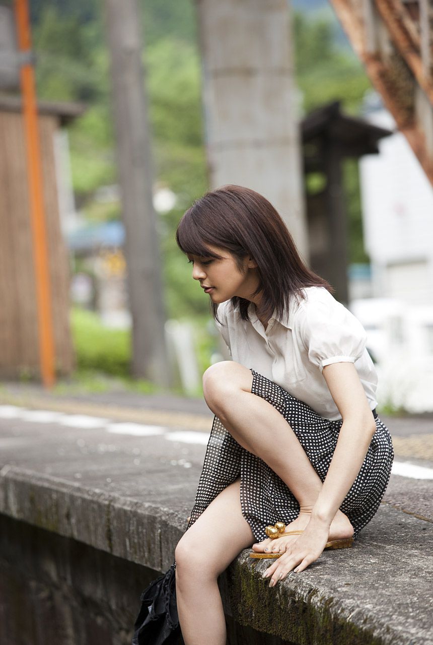 白石美帆《真夏の憧憬》-图3