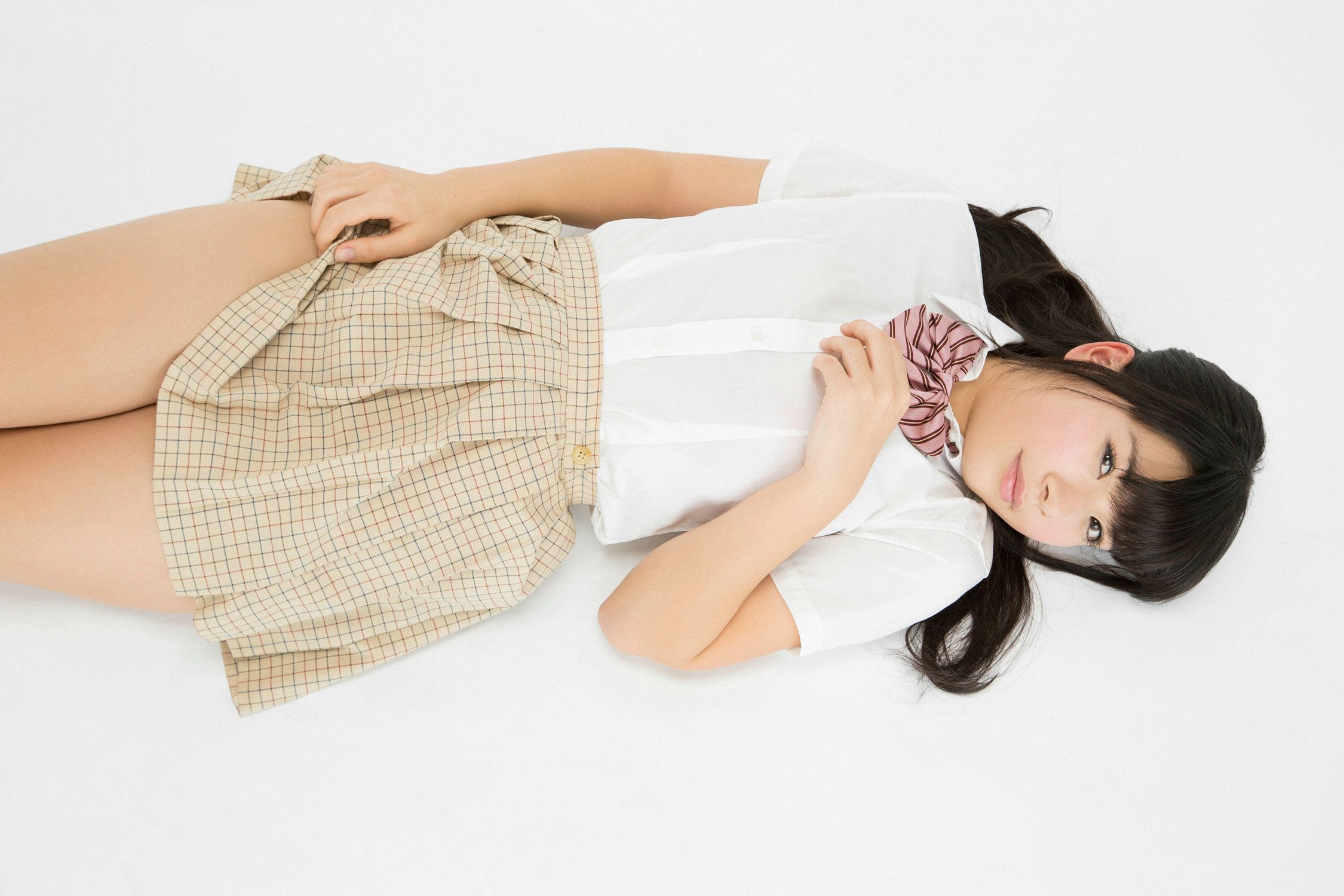 芹沢潤/芹泽润《日本一スカートが短い现役女子高生グラドル入学！》  Vol.640-图14