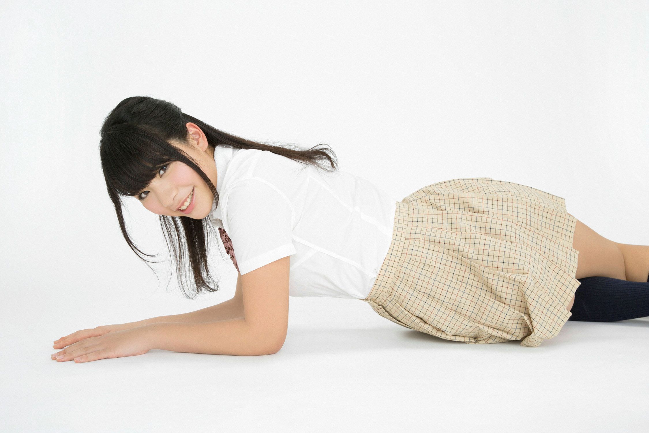 芹沢潤/芹泽润《日本一スカートが短い现役女子高生グラドル入学！》  Vol.640-图8