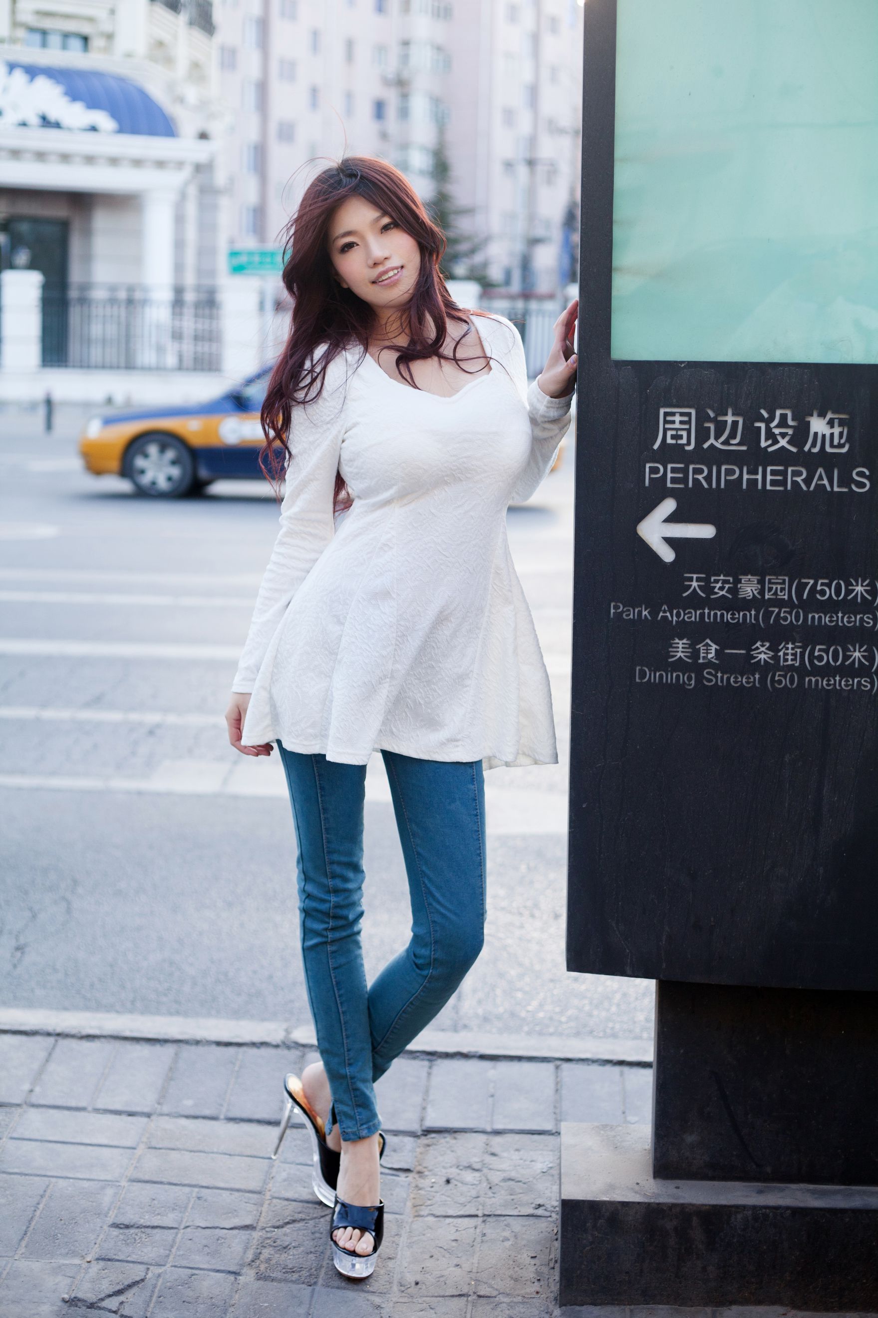 Angela孟瑾/孟十朵《非常曲线，十分魔鬼》  No.011-图0