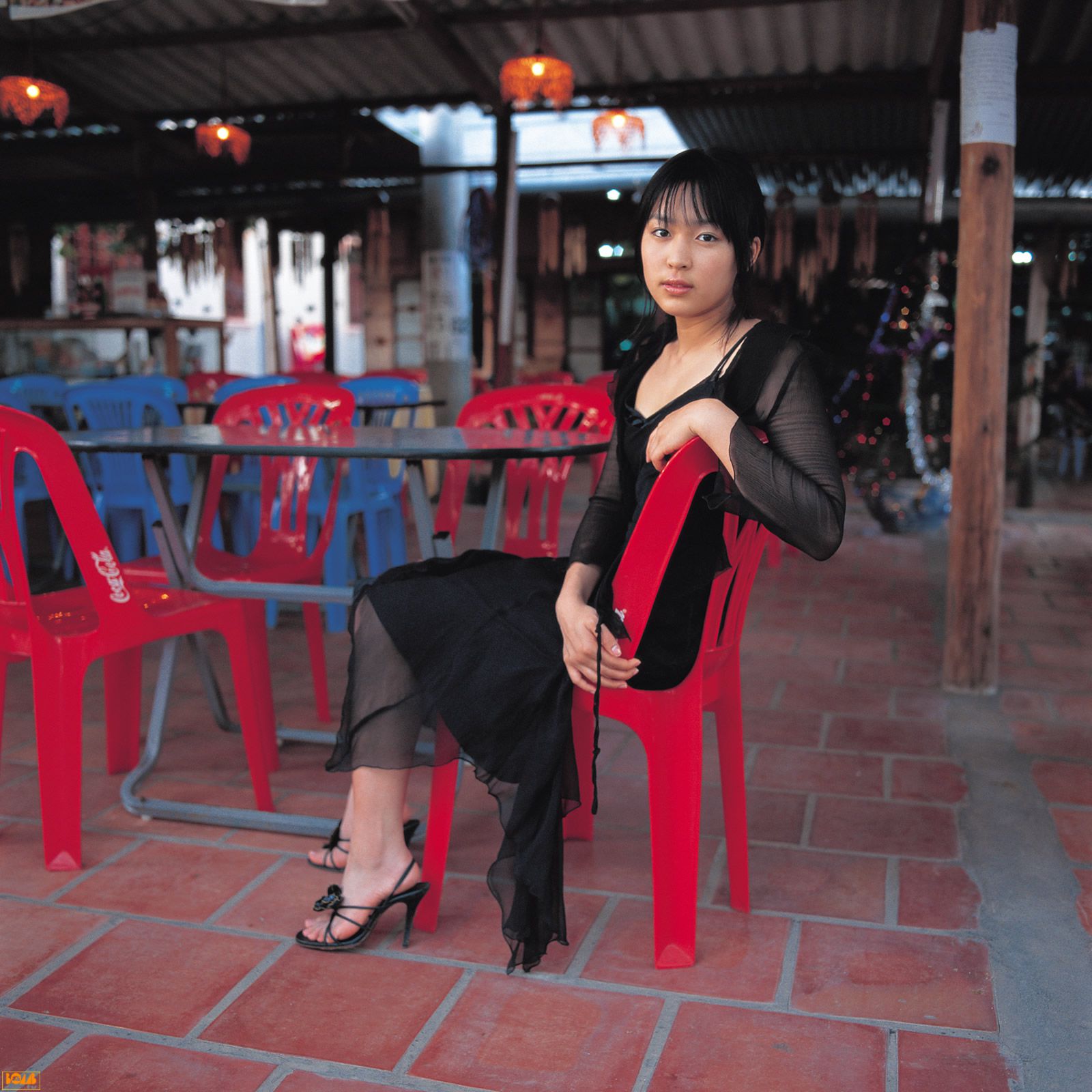 黒川芽以《Nina – Special Wallpaper》   2004年12月刊-图12