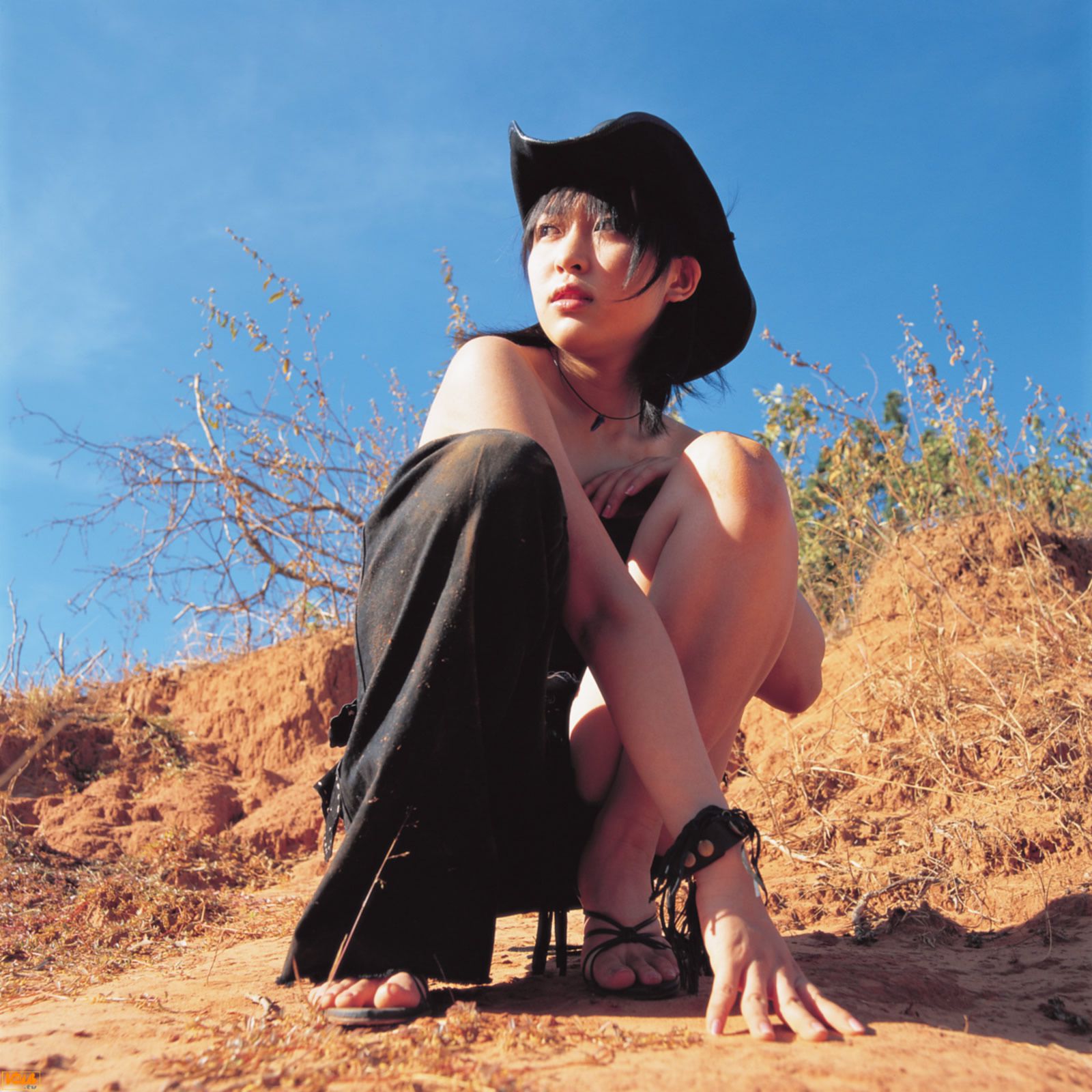 黒川芽以《Nina – Special Wallpaper》   2004年12月刊-图14