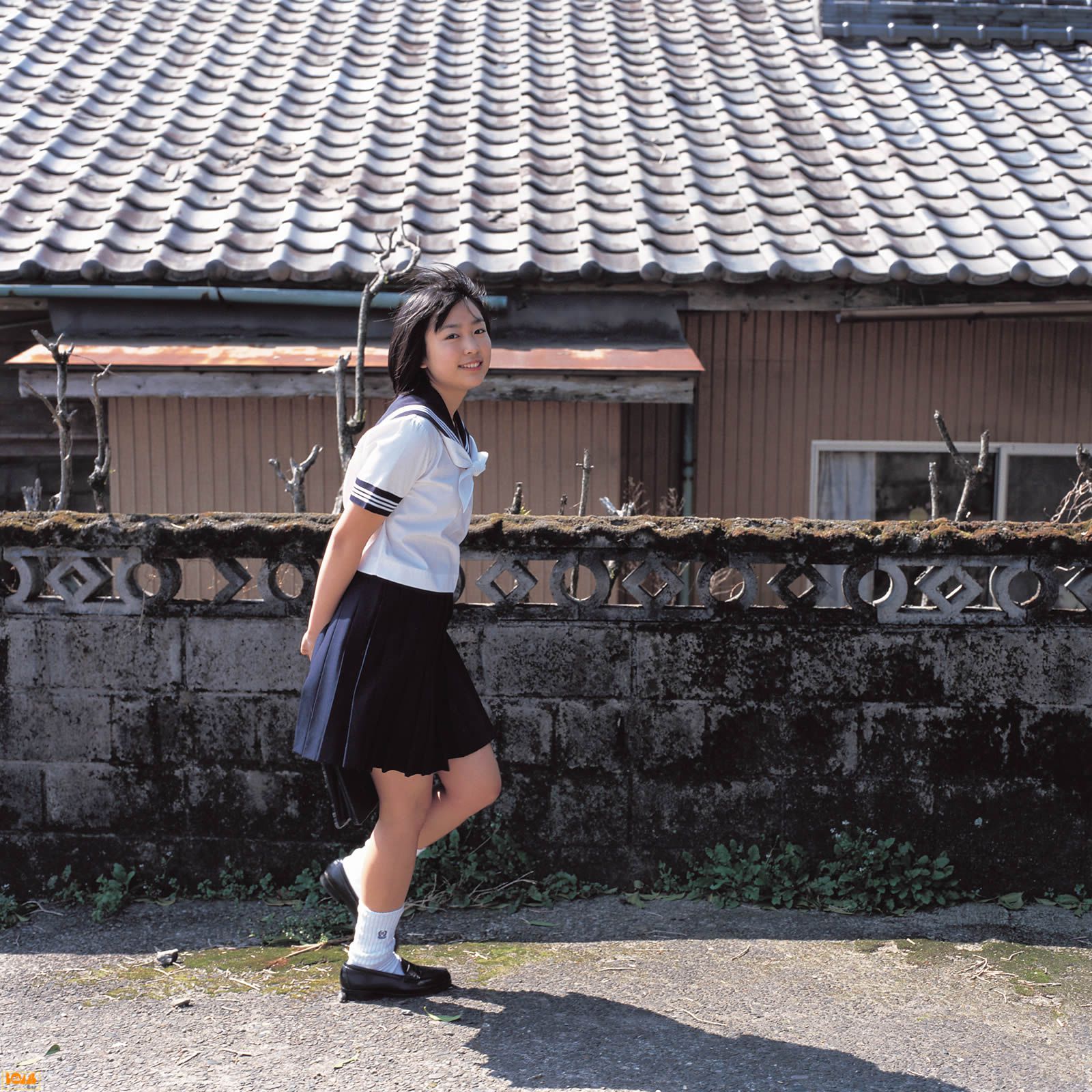 黒川芽以《Nina – Special Wallpaper》   2004年12月刊-图23